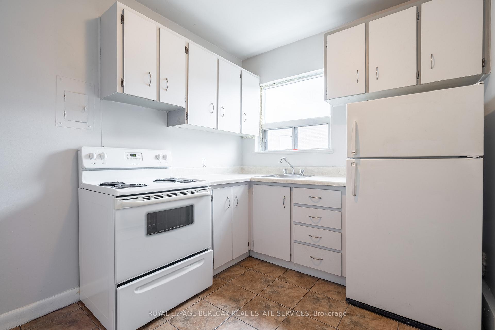 Photo 16 of 165 & 169 Park Row, Hamilton, Delta — HOMEH