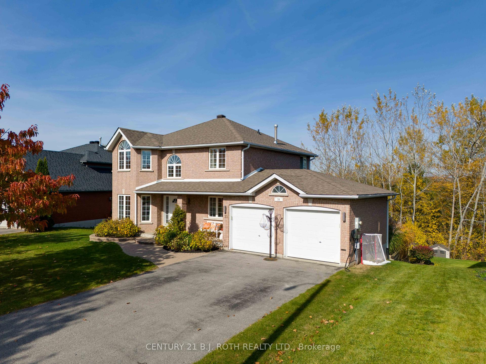 Photo 1 of 30 Capilano Court, Barrie, Little Lake — HOMEH