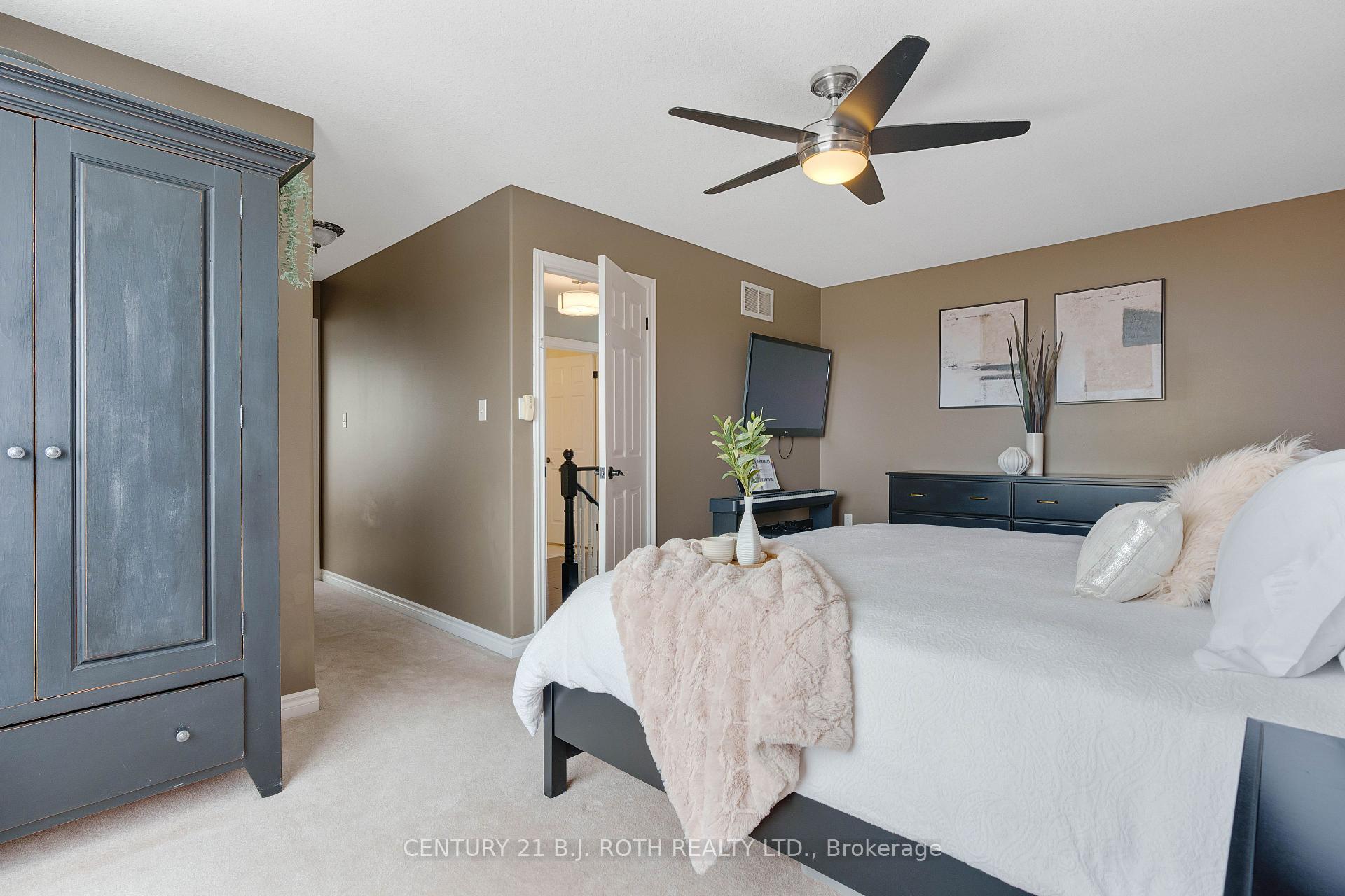 Photo 32 of 30 Capilano Court, Barrie, Little Lake — HOMEH