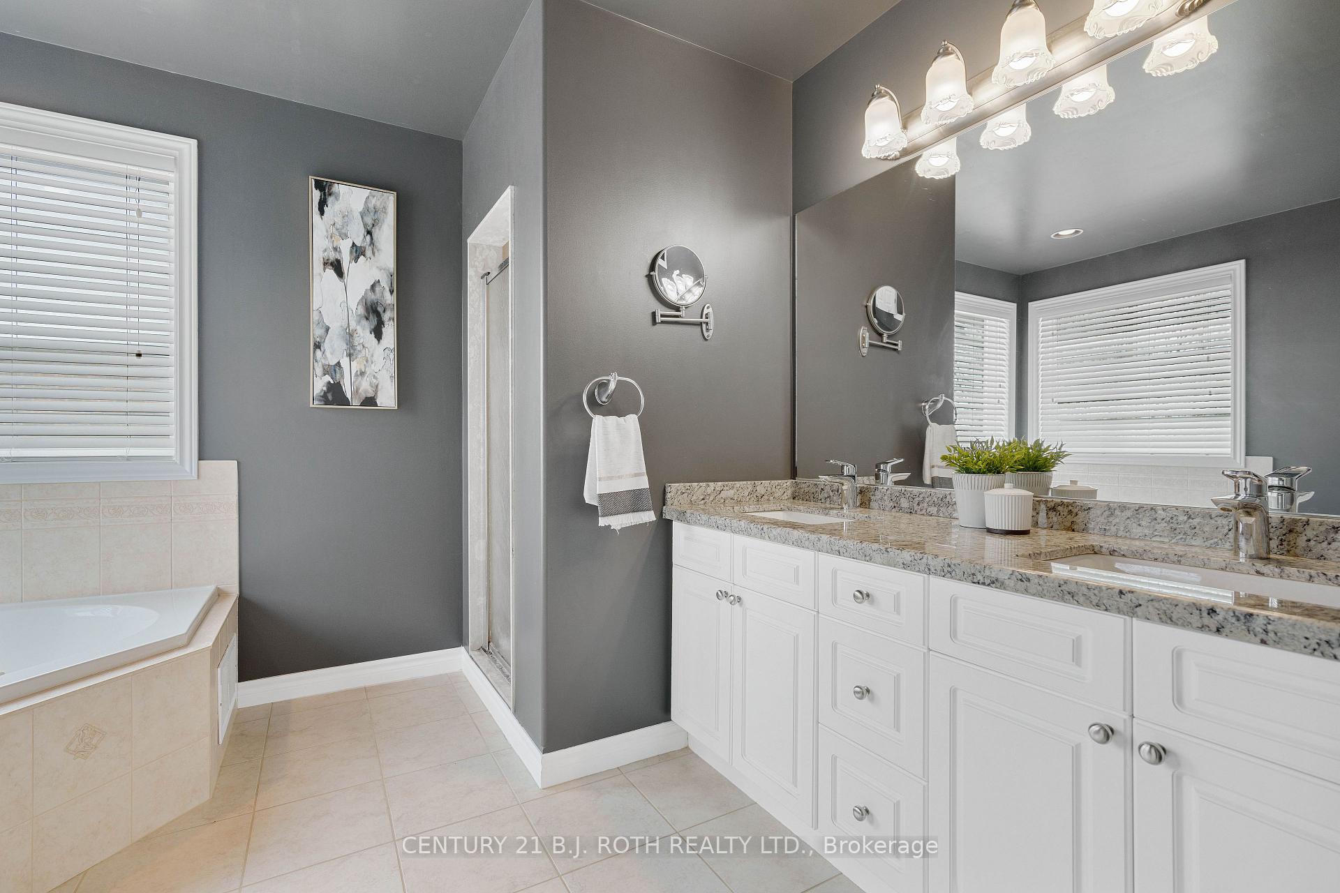 Photo 10 of 30 Capilano Court, Barrie, Little Lake — HOMEH
