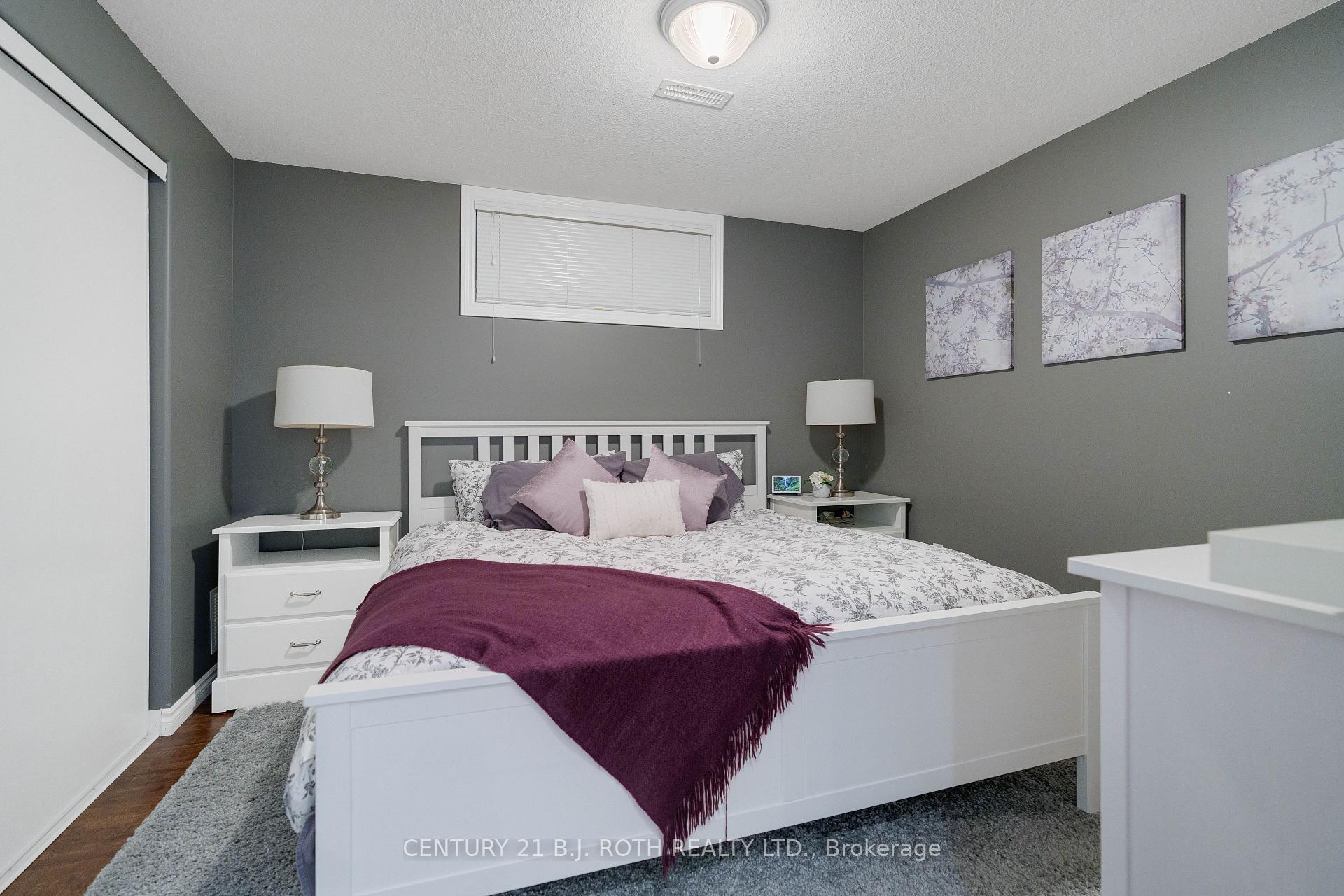 Photo 12 of 30 Capilano Court, Barrie, Little Lake — HOMEH