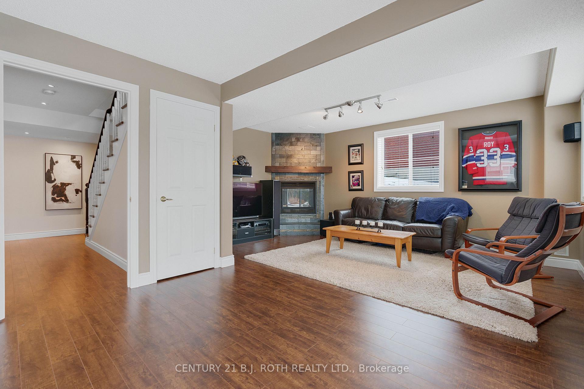 Photo 19 of 30 Capilano Court, Barrie, Little Lake — HOMEH