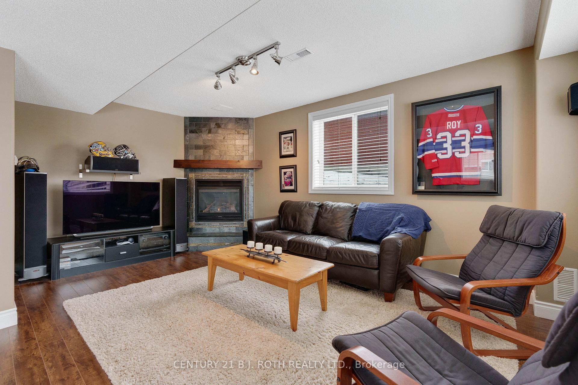 Photo 36 of 30 Capilano Court, Barrie, Little Lake — HOMEH