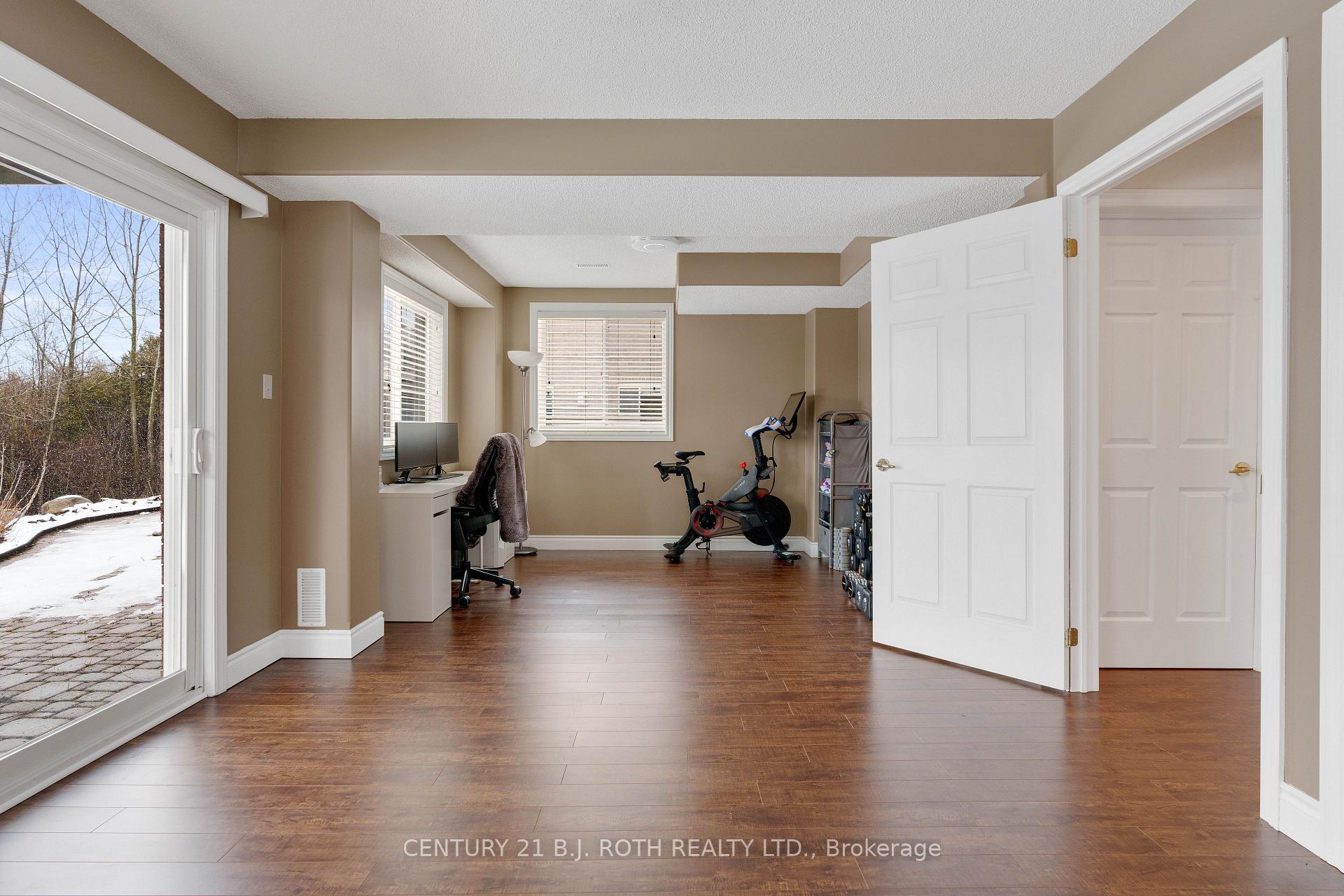 Photo 24 of 30 Capilano Court, Barrie, Little Lake — HOMEH