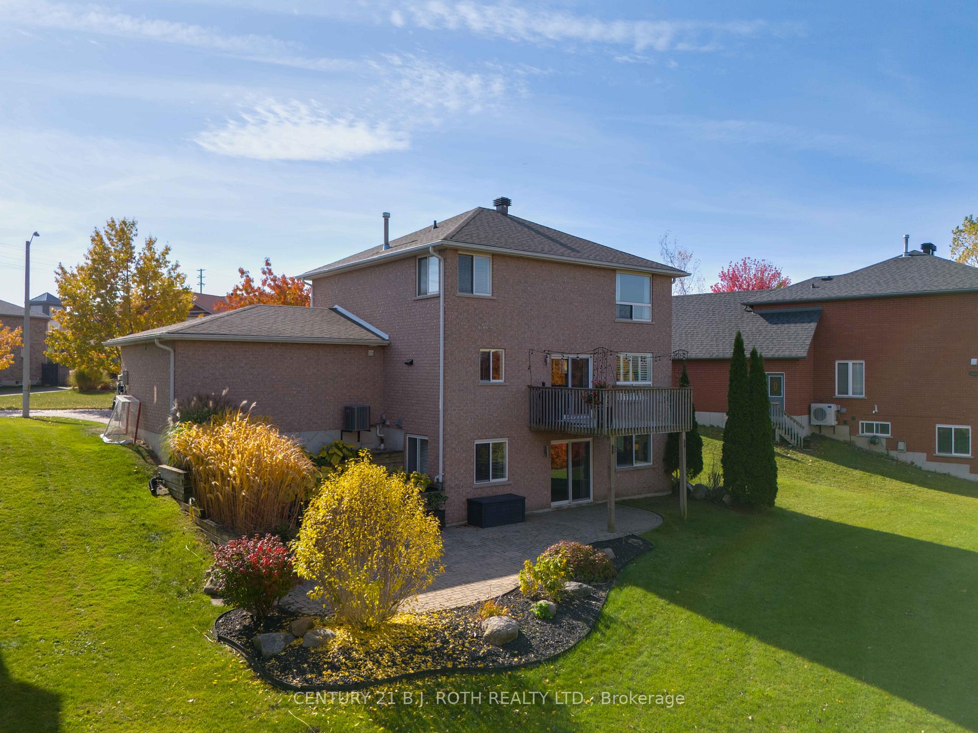 Photo 21 of 30 Capilano Court, Barrie, Little Lake — HOMEH