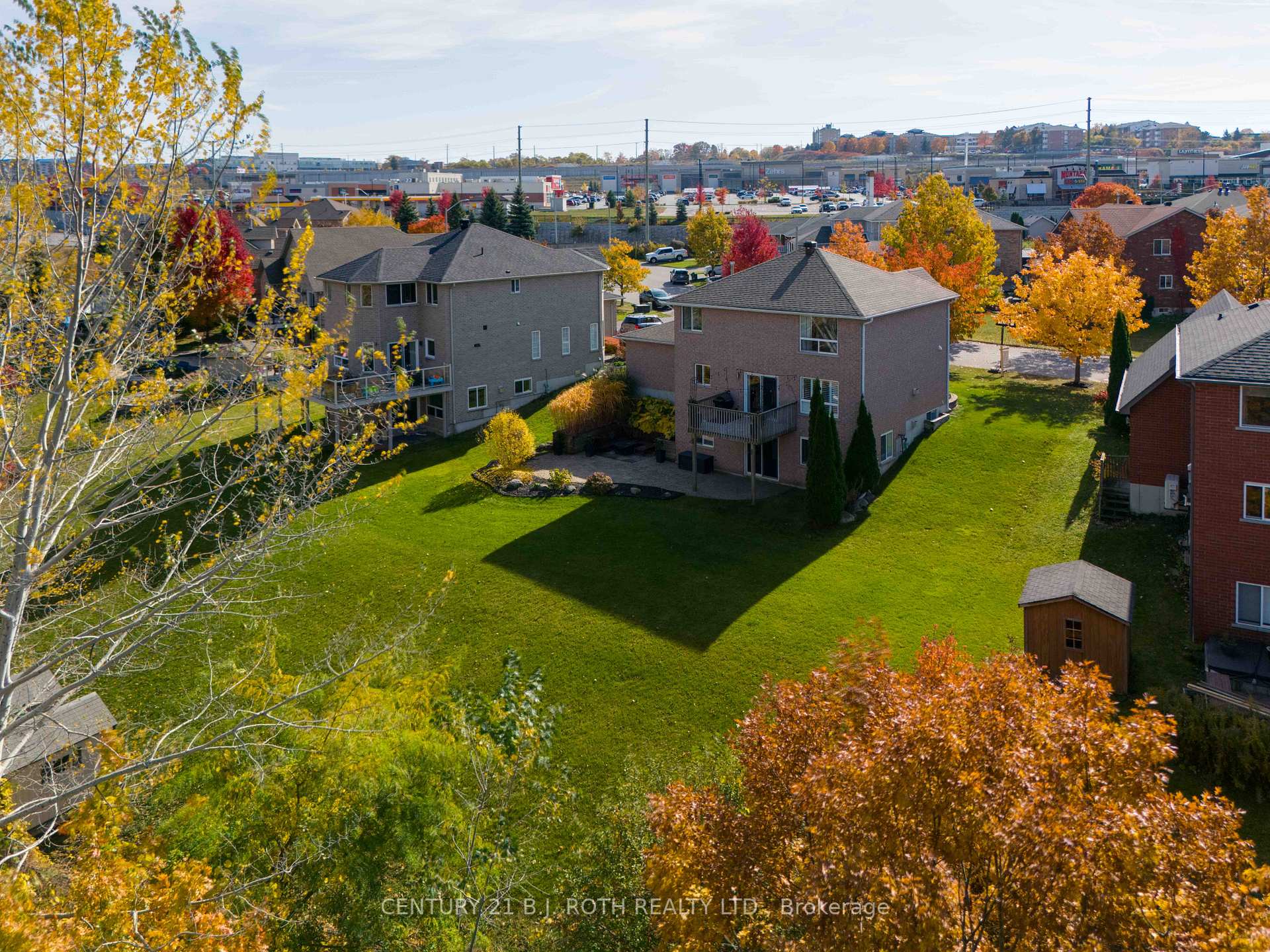 Photo 39 of 30 Capilano Court, Barrie, Little Lake — HOMEH