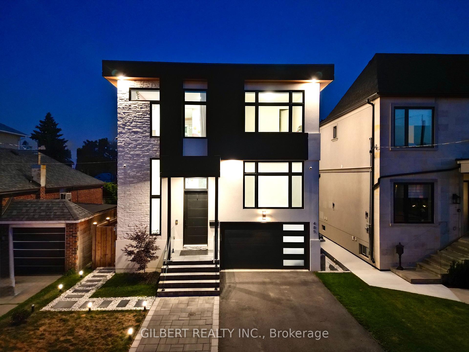 Front of 485 ridelle Avenue