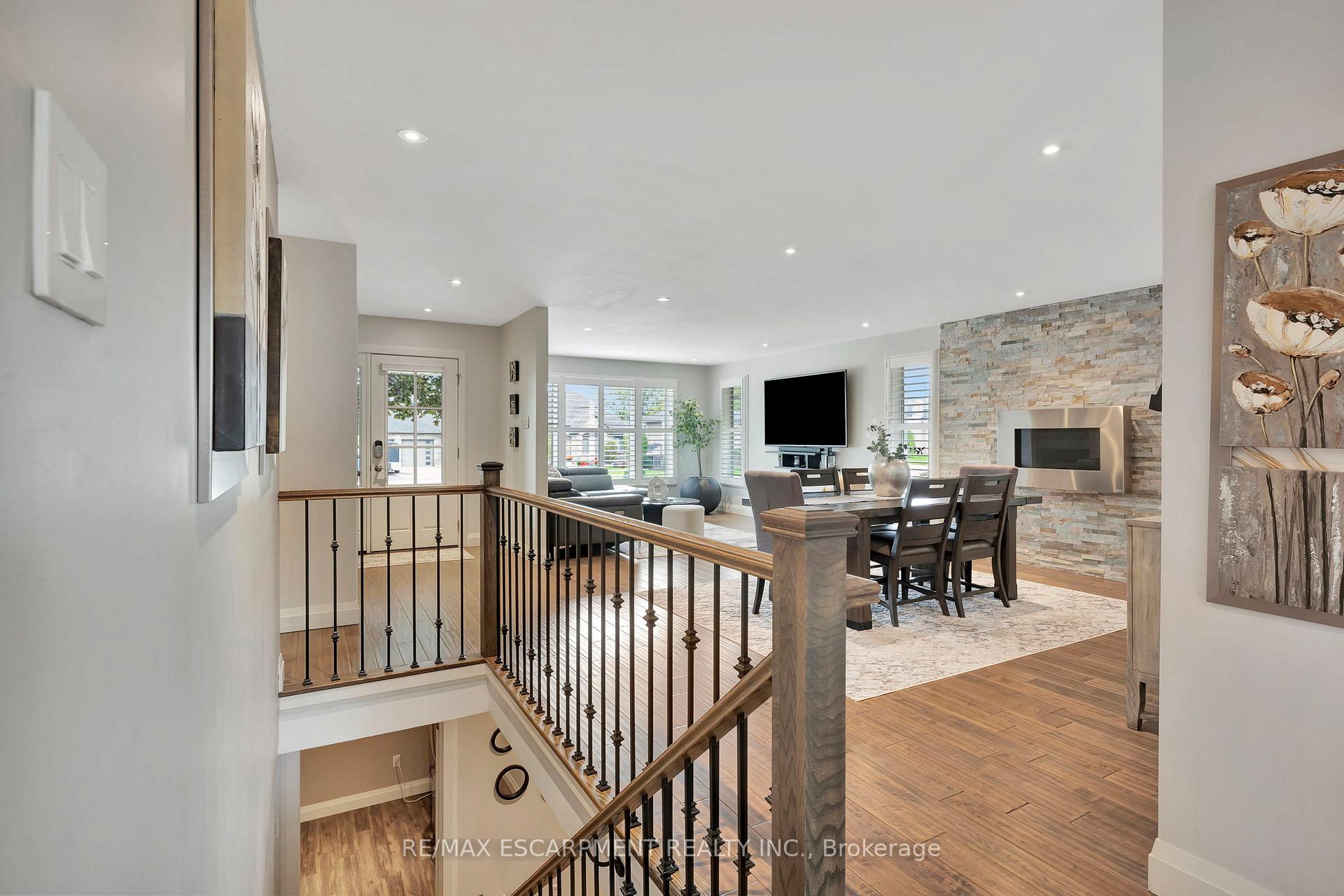 Photo 15 of 240 Parkside Drive, Hamilton, Waterdown — HOMEH