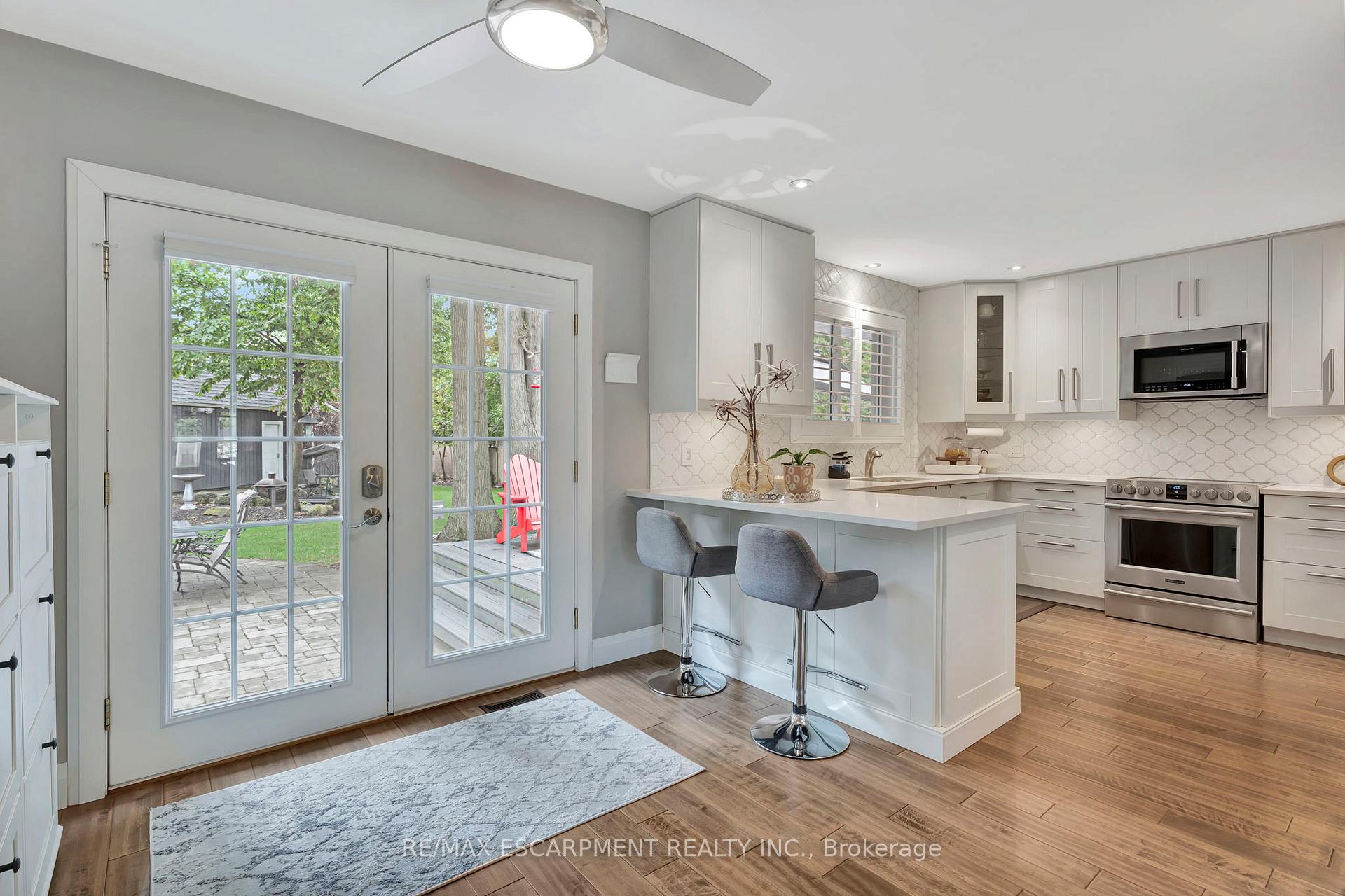 Photo 5 of 240 Parkside Drive, Hamilton, Waterdown — HOMEH