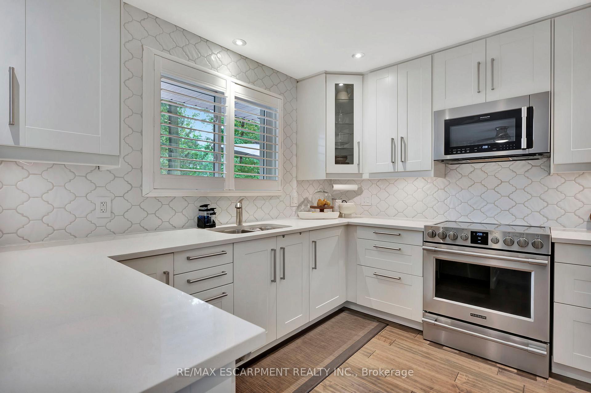 Photo 18 of 240 Parkside Drive, Hamilton, Waterdown — HOMEH