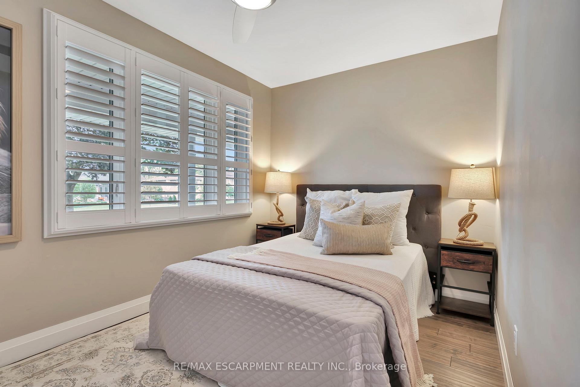 Photo 16 of 240 Parkside Drive, Hamilton, Waterdown — HOMEH