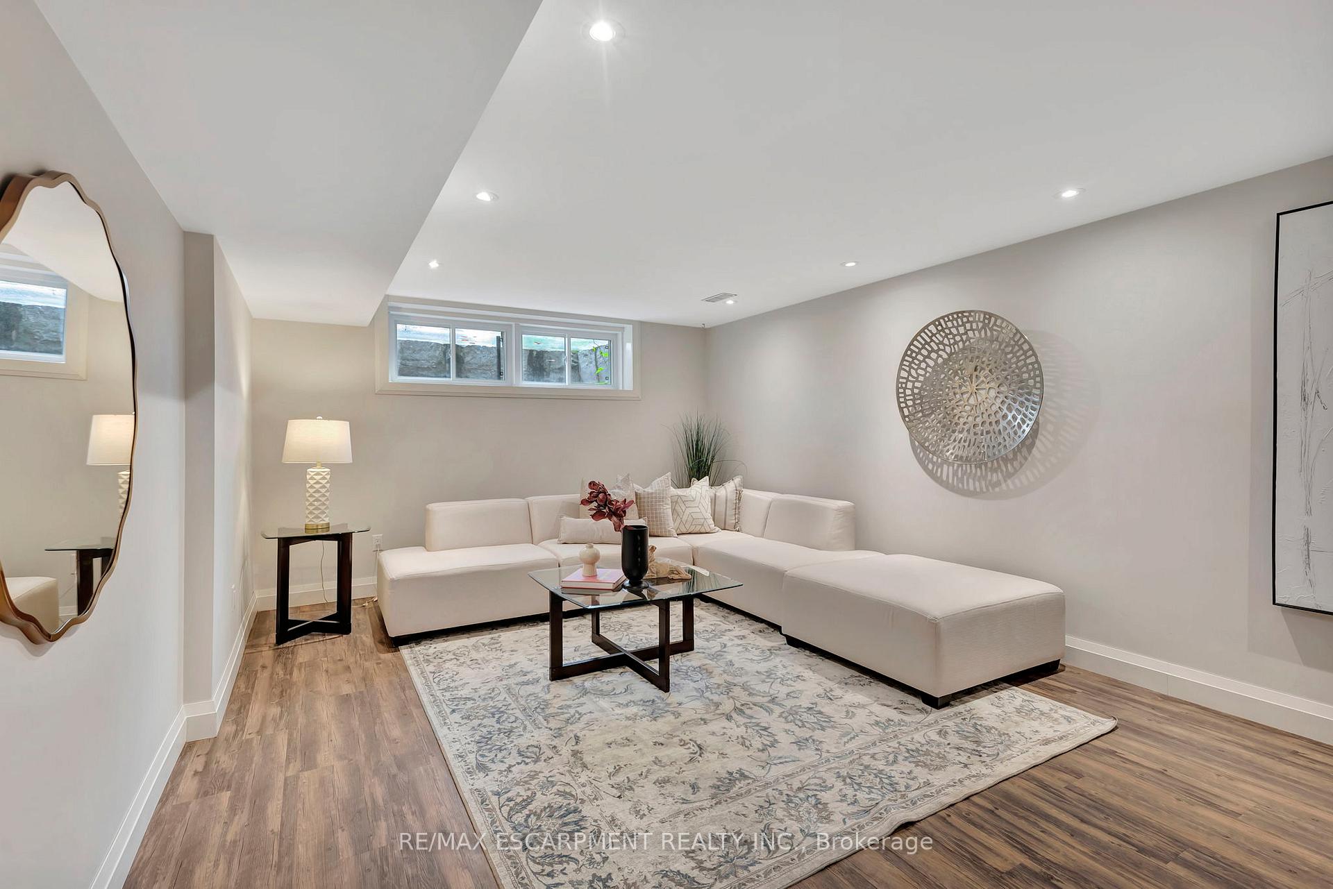 Photo 26 of 240 Parkside Drive, Hamilton, Waterdown — HOMEH
