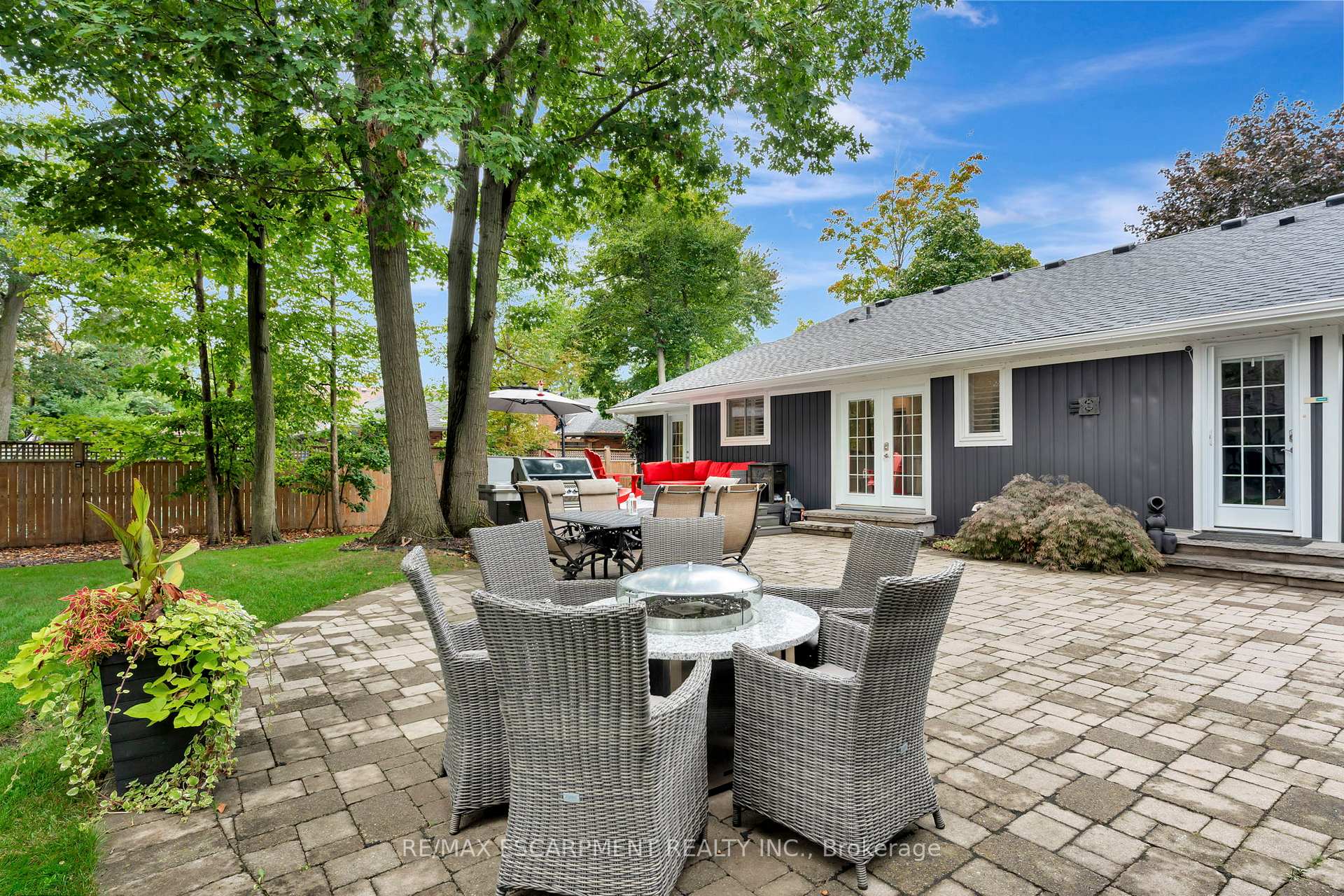 Photo 11 of 240 Parkside Drive, Hamilton, Waterdown — HOMEH