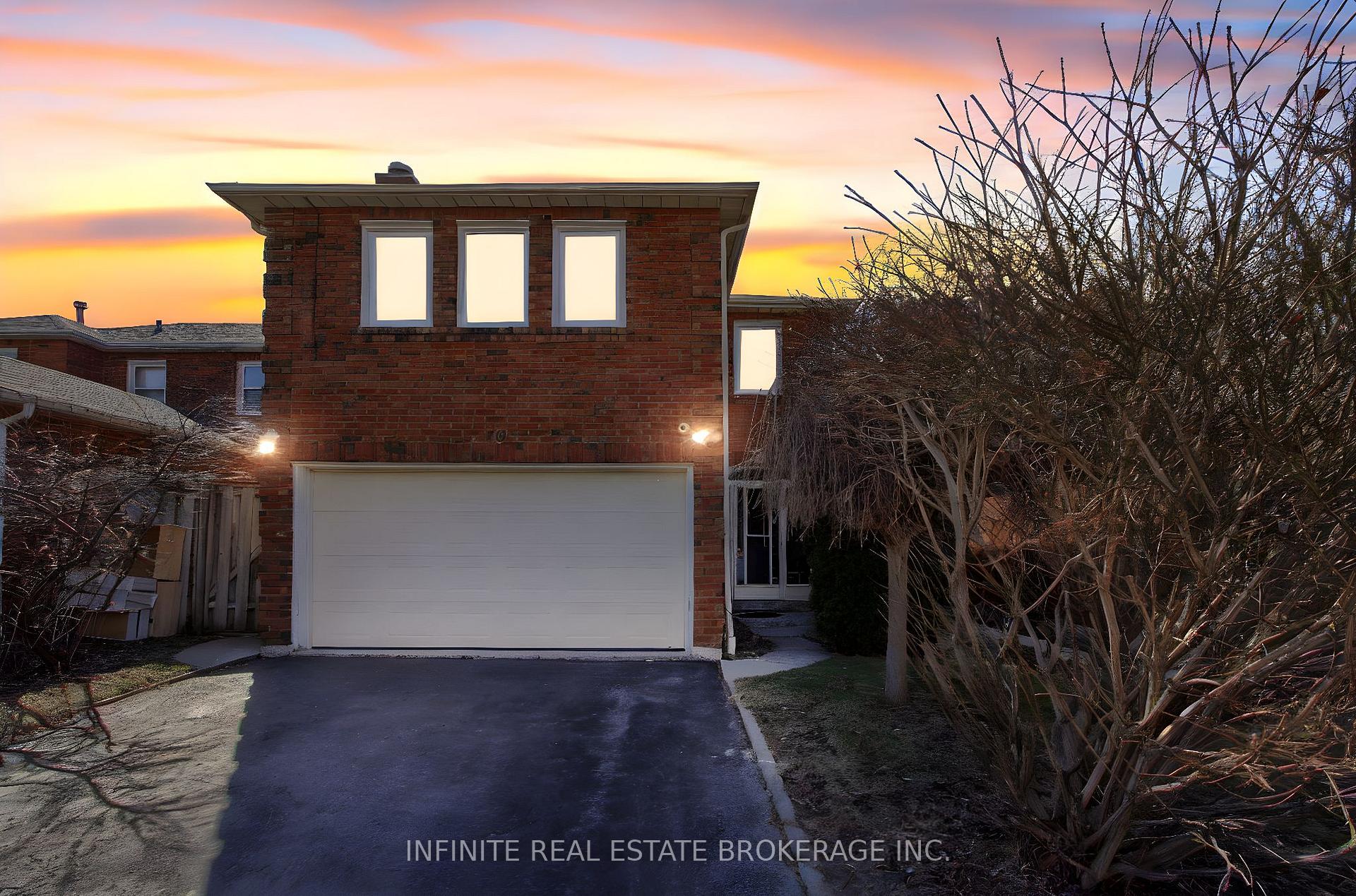 Photo 2 of 70 sable Crescent, Whitby, Rolling Acres — HOMEH
