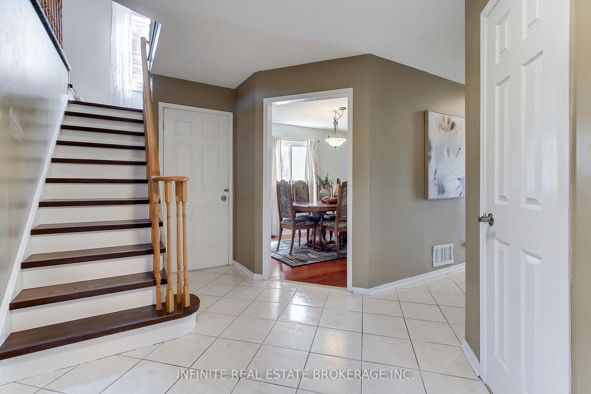 Photo 9 of 70 sable Crescent, Whitby, Rolling Acres — HOMEH