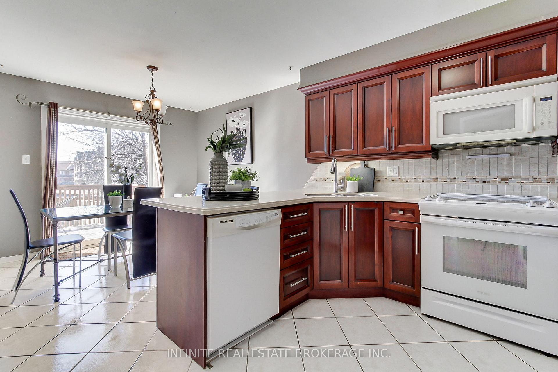 Photo 18 of 70 sable Crescent, Whitby, Rolling Acres — HOMEH
