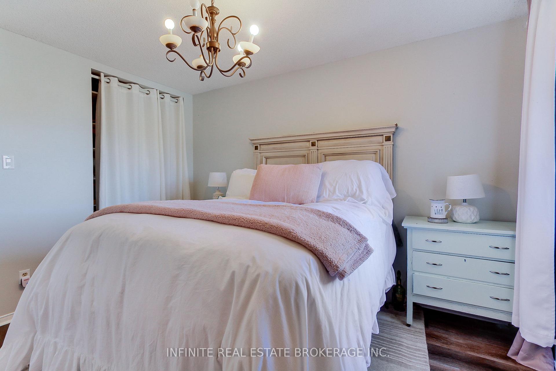 Photo 32 of 70 sable Crescent, Whitby, Rolling Acres — HOMEH