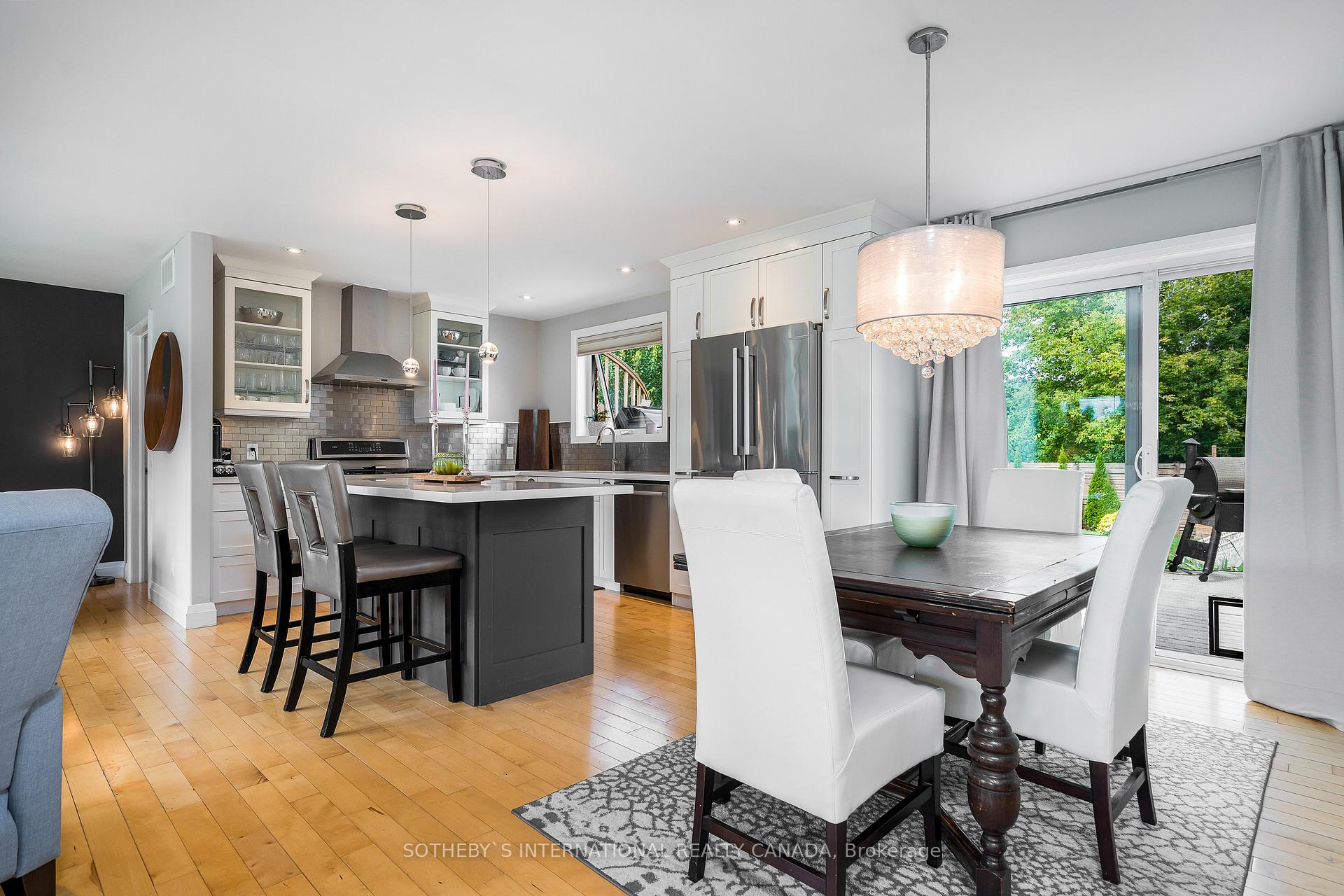 Photo 8 of 18 Nelson Street, Clearview, Creemore — HOMEH