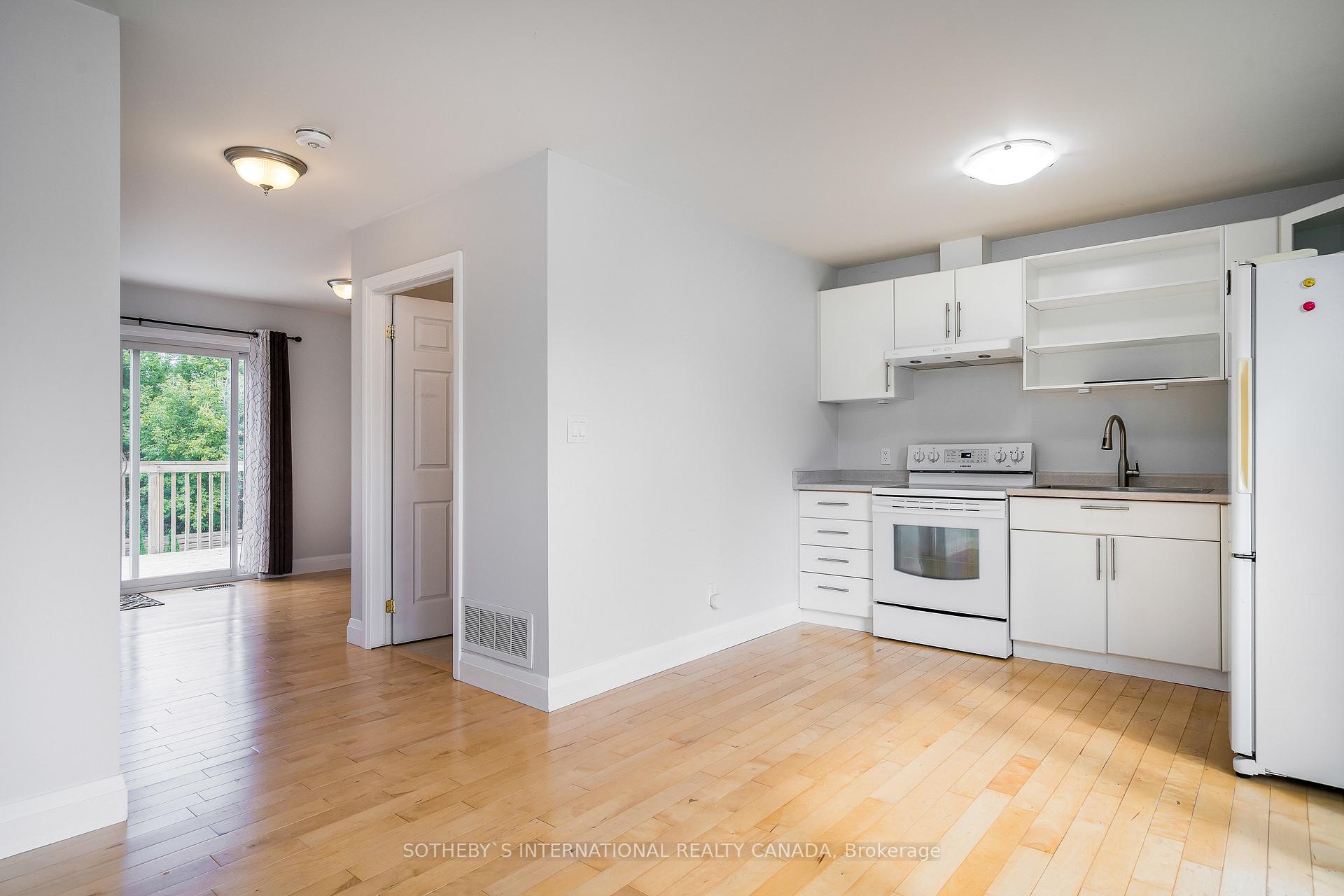 Photo 32 of 18 Nelson Street, Clearview, Creemore — HOMEH