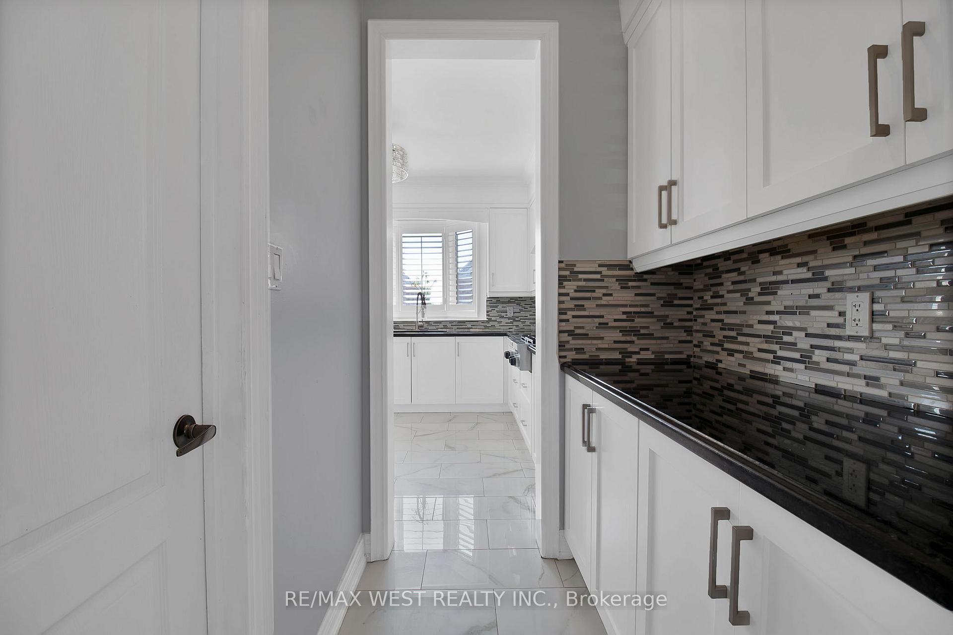 Photo 10 of 3 Fallowfield Road, Brampton, Credit Valley — HOMEH