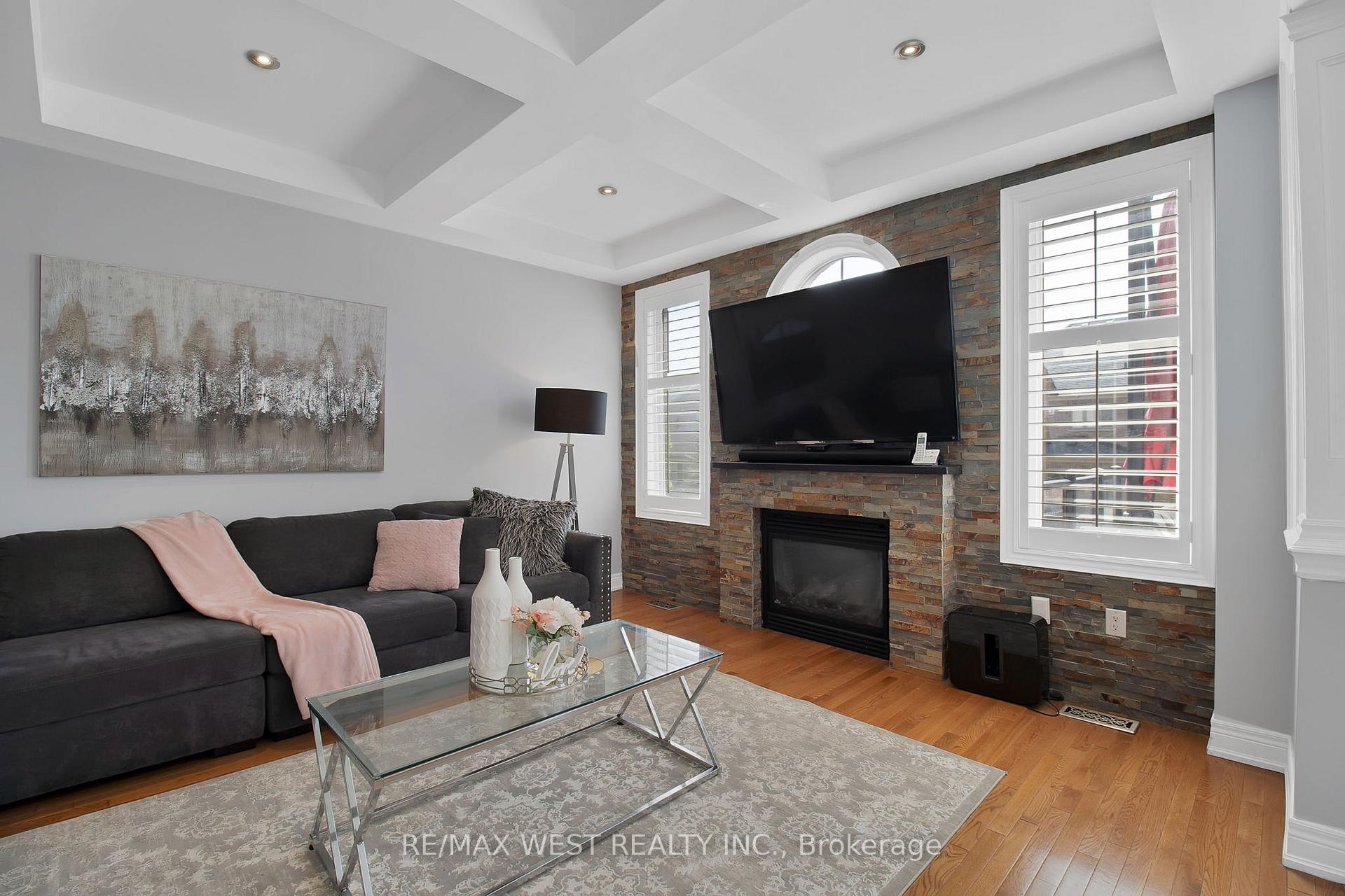 Photo 13 of 3 Fallowfield Road, Brampton, Credit Valley — HOMEH