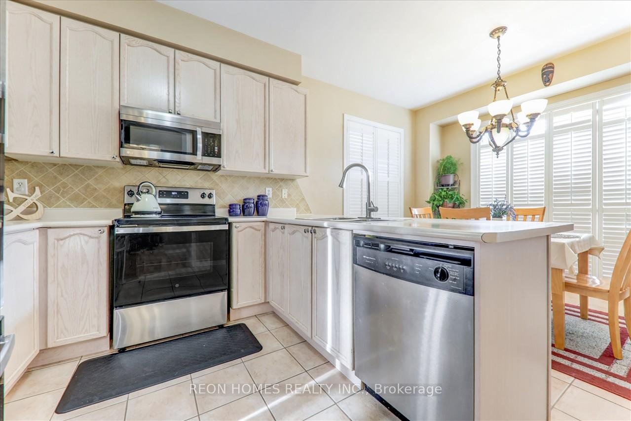 Photo 12 of 11 Pathmaster Road, Brampton, Bram East — HOMEH