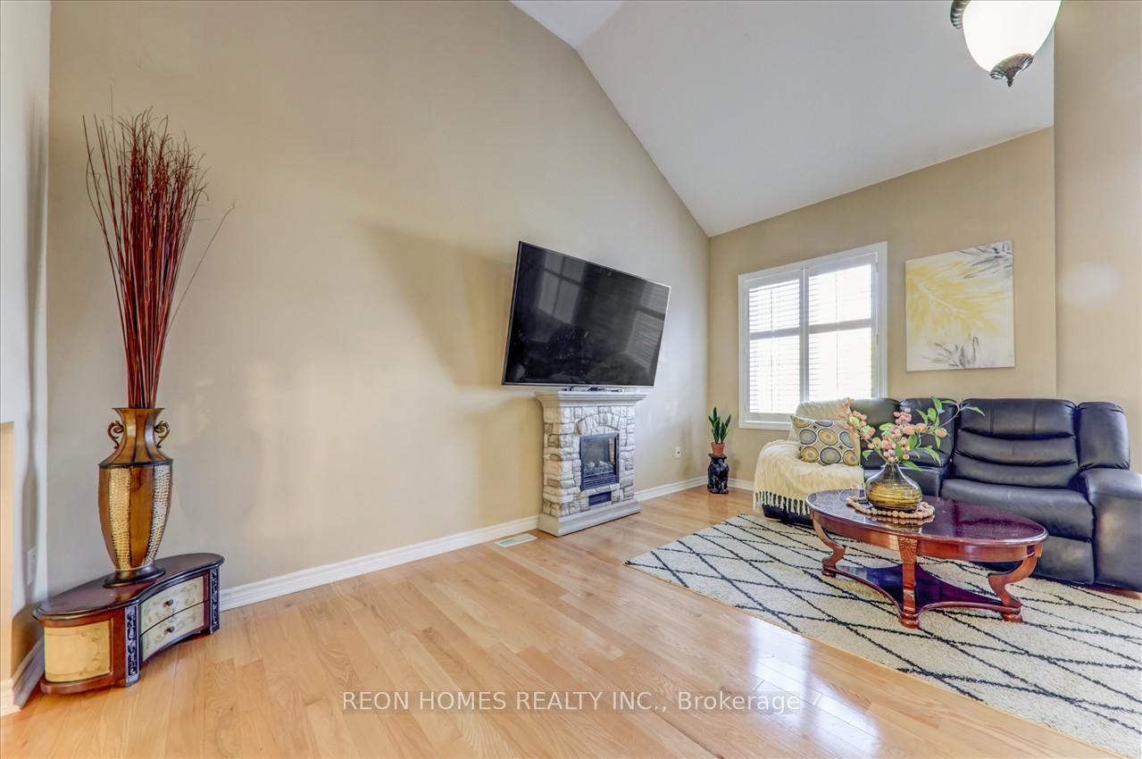 Photo 18 of 11 Pathmaster Road, Brampton, Bram East — HOMEH