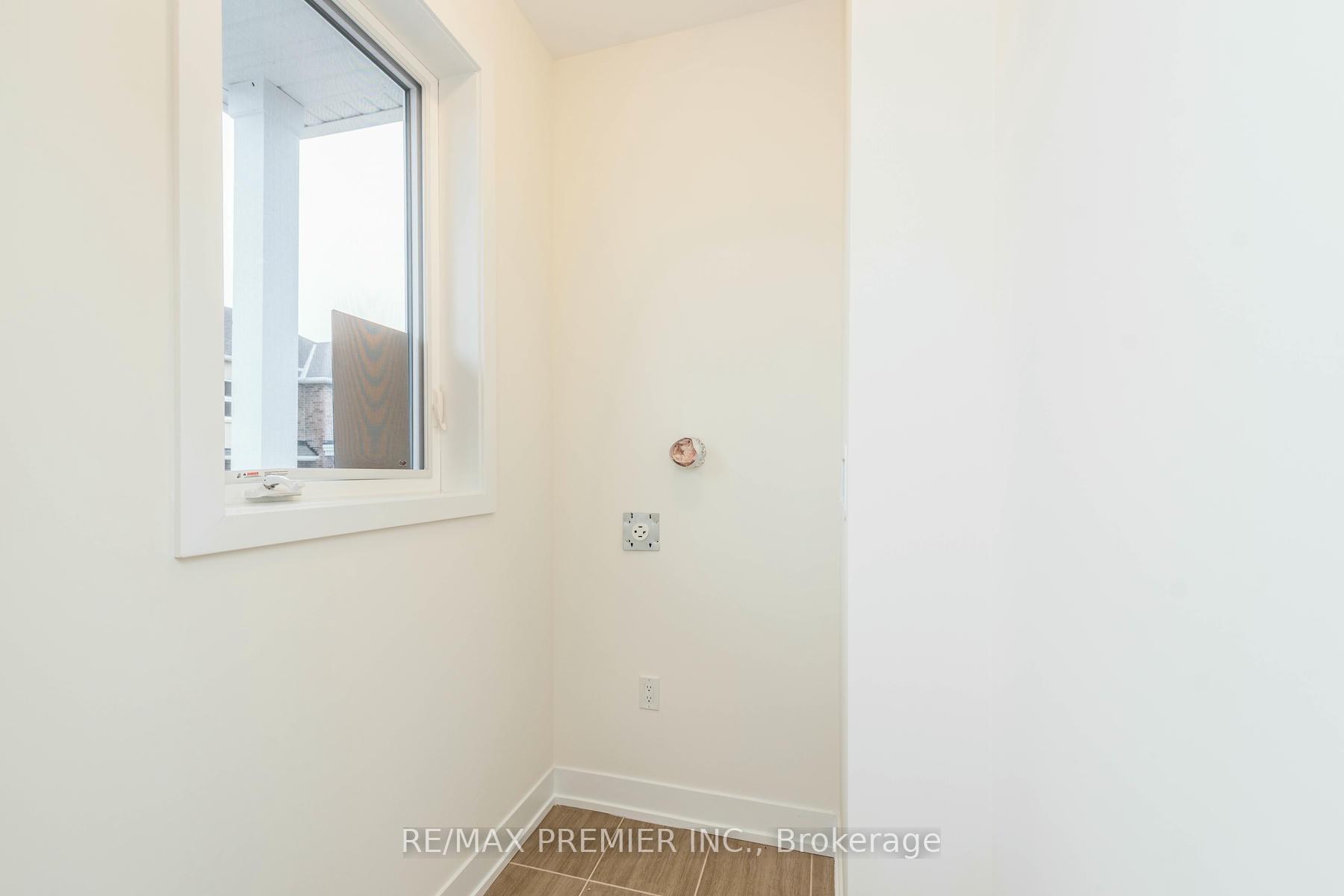 Photo 2 of 5 Hampton Lane, Barrie, Ardagh — HOMEH