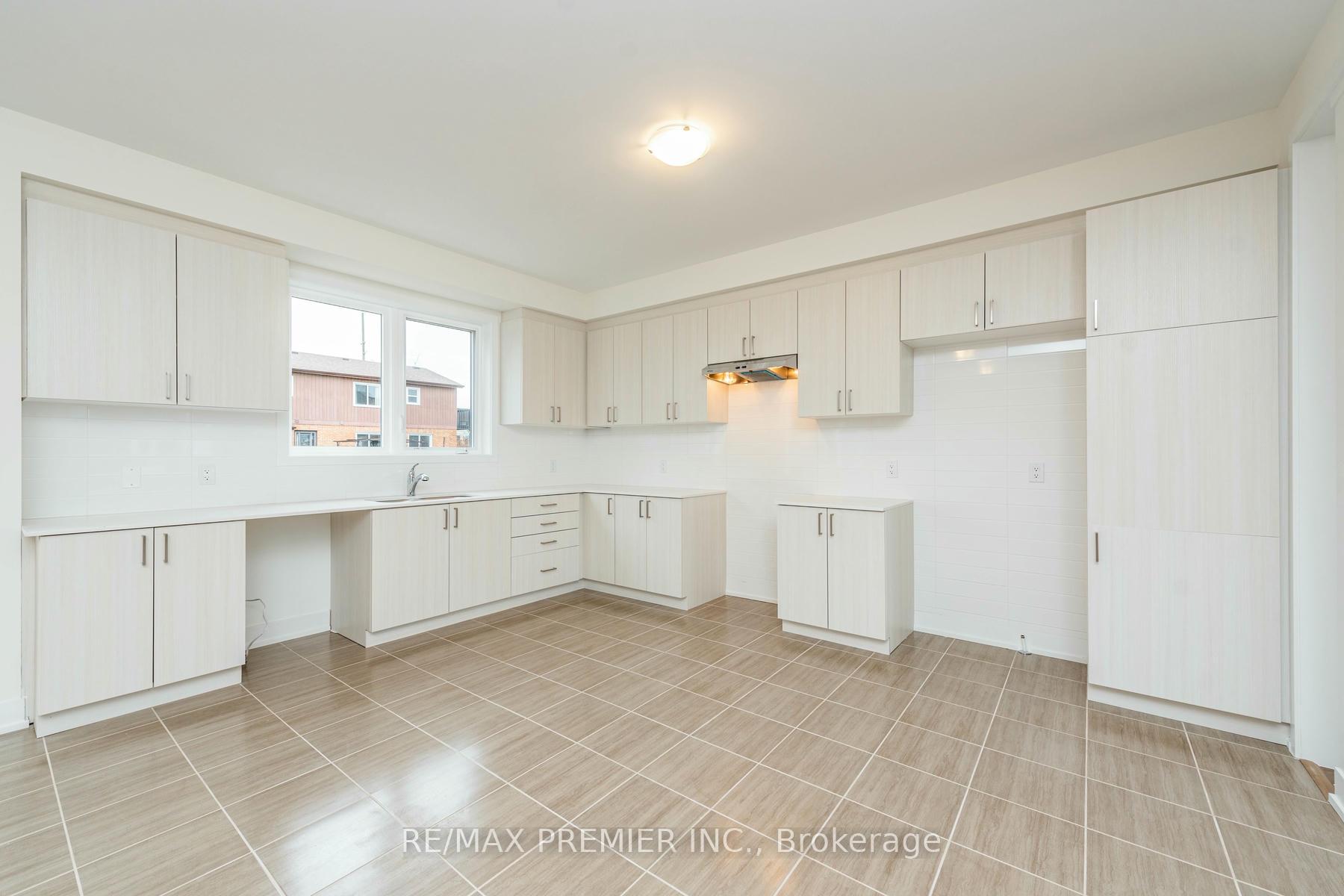 Photo 14 of 5 Hampton Lane, Barrie, Ardagh — HOMEH