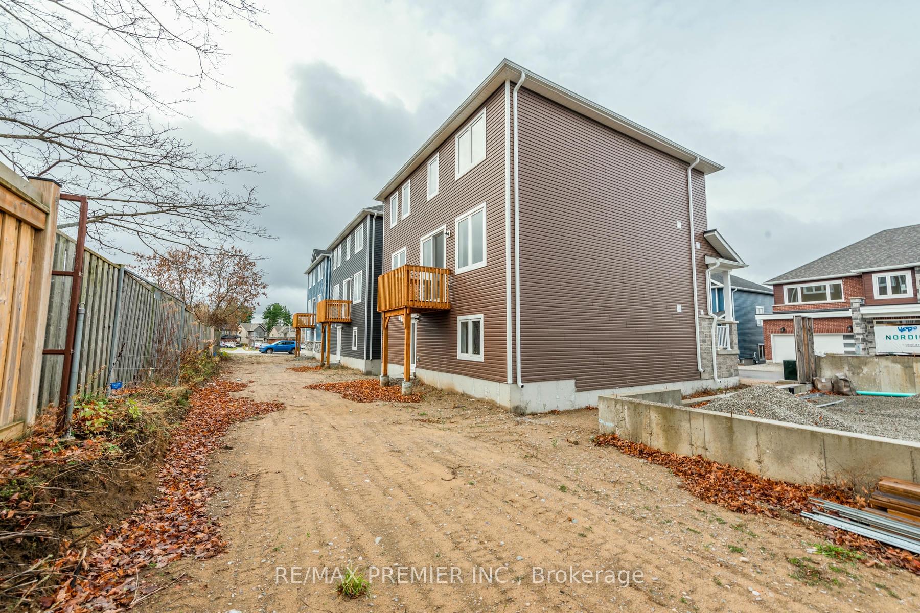 Photo 45 of 5 Hampton Lane, Barrie, Ardagh — HOMEH