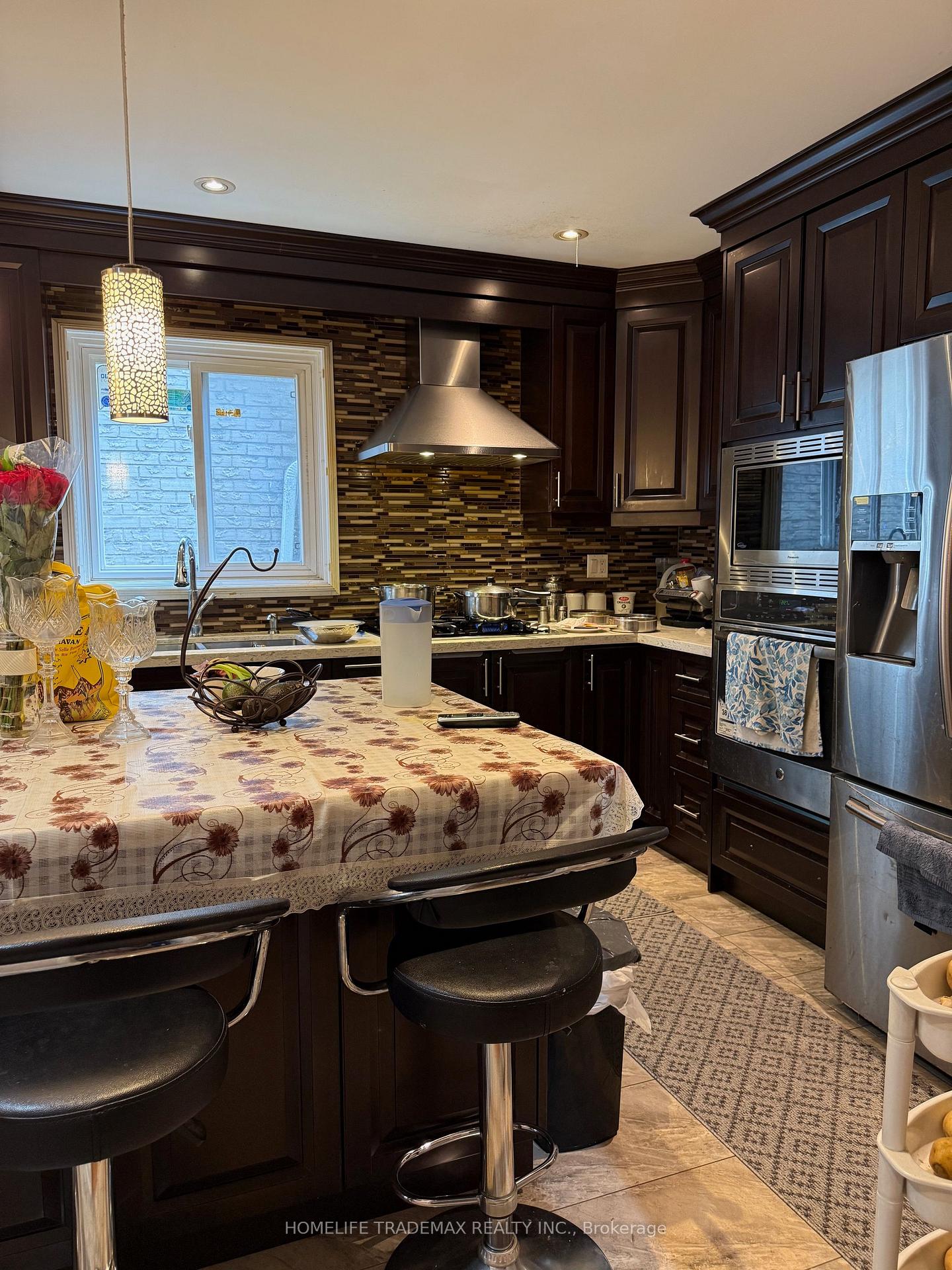 Photo 2 of 5129 Salishan Circle, Mississauga, Hurontario — HOMEH