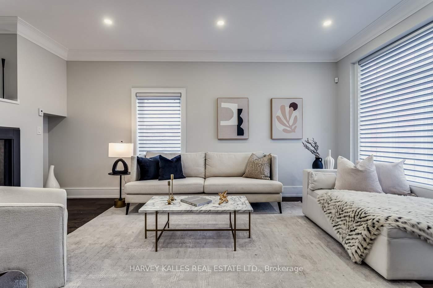 Photo 5 of 31 Regina Avenue, Toronto, Englemount-Lawrence — HOMEH