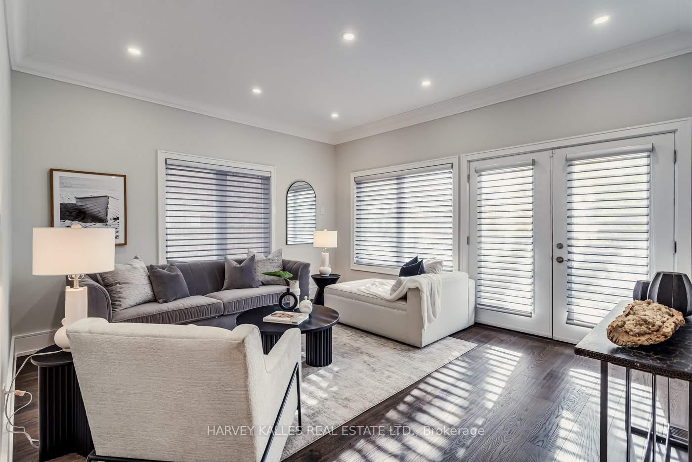Photo 15 of 31 Regina Avenue, Toronto, Englemount-Lawrence — HOMEH
