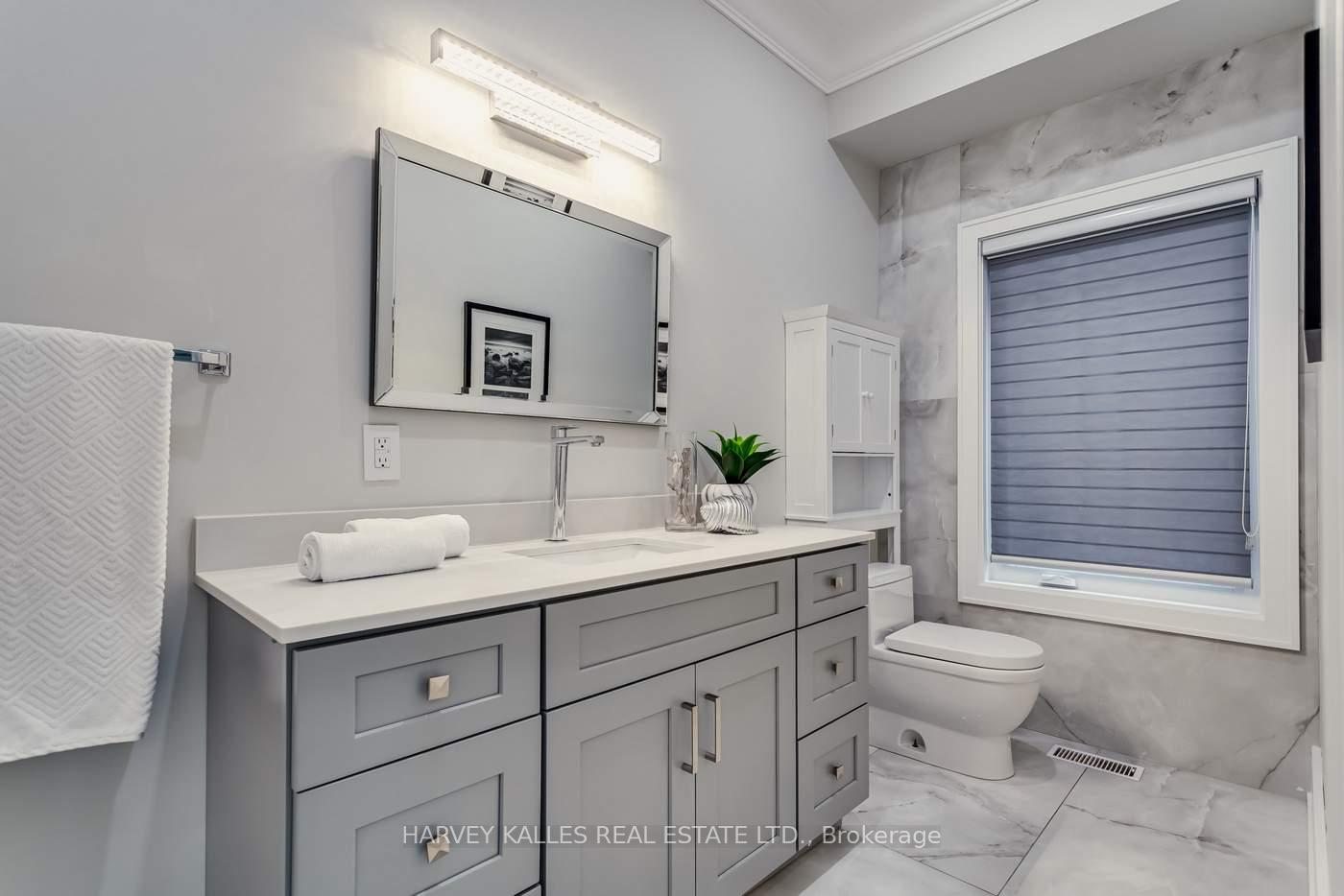 Photo 8 of 31 Regina Avenue, Toronto, Englemount-Lawrence — HOMEH