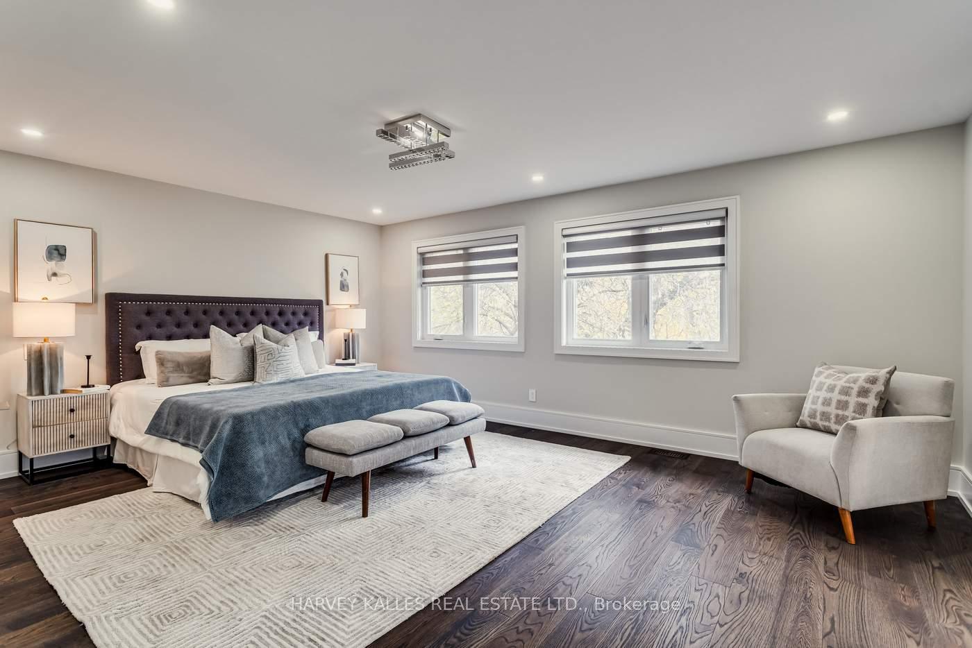 Photo 7 of 31 Regina Avenue, Toronto, Englemount-Lawrence — HOMEH