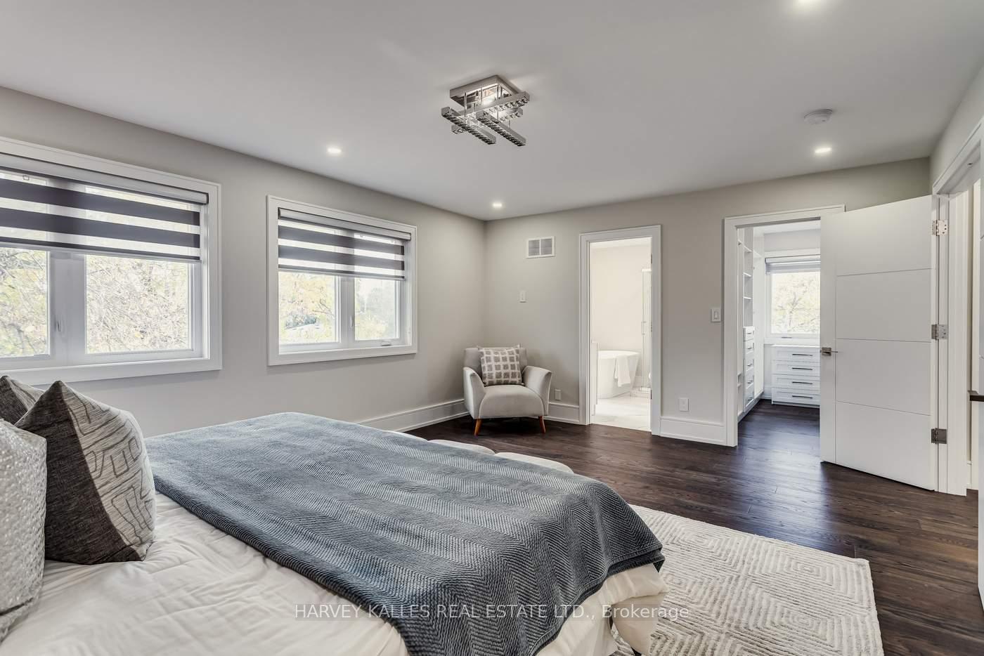 Photo 14 of 31 Regina Avenue, Toronto, Englemount-Lawrence — HOMEH