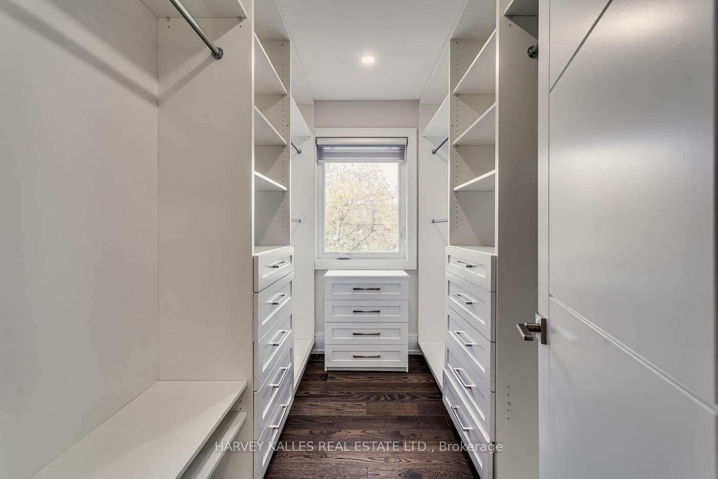 Photo 29 of 31 Regina Avenue, Toronto, Englemount-Lawrence — HOMEH