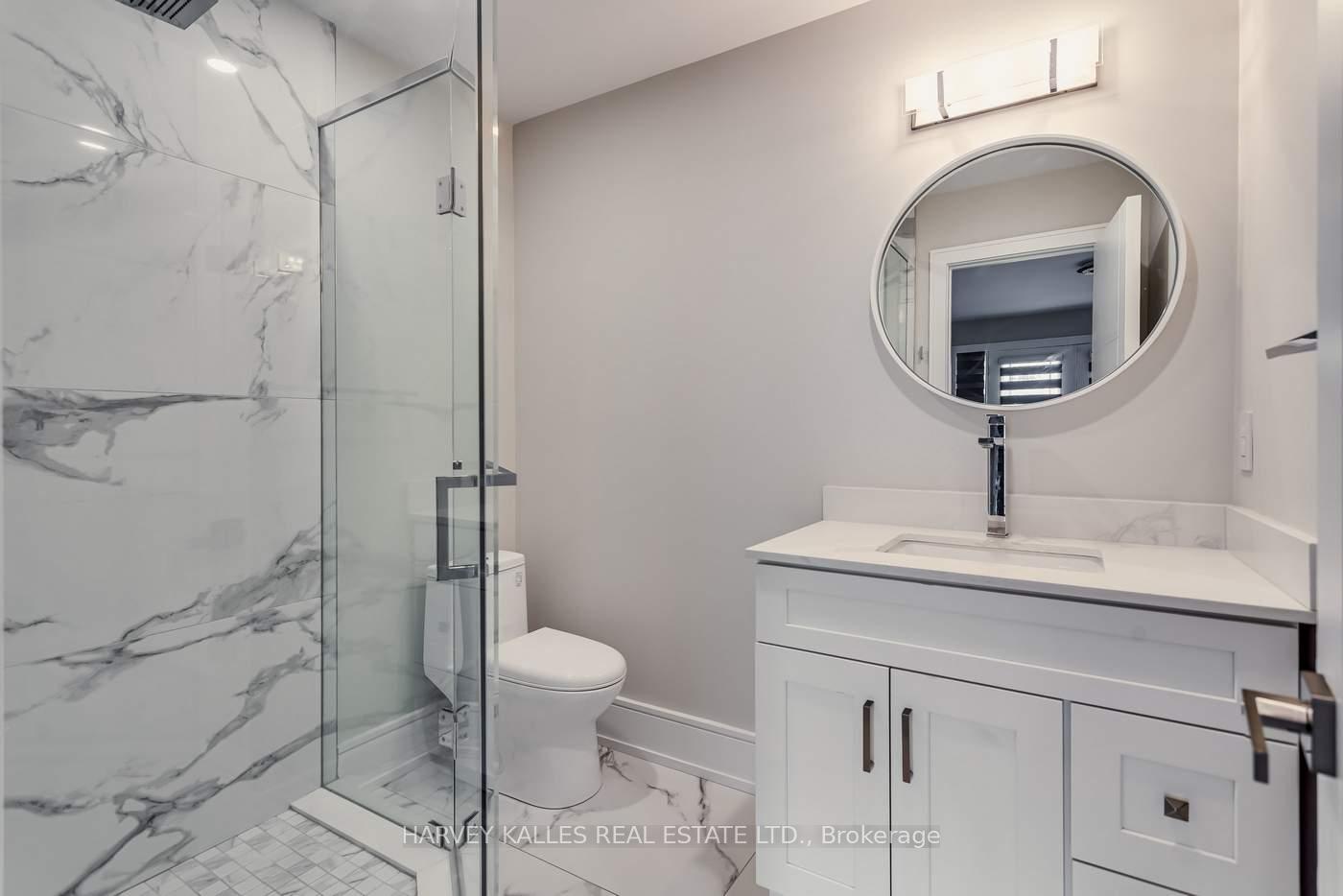 Photo 32 of 31 Regina Avenue, Toronto, Englemount-Lawrence — HOMEH