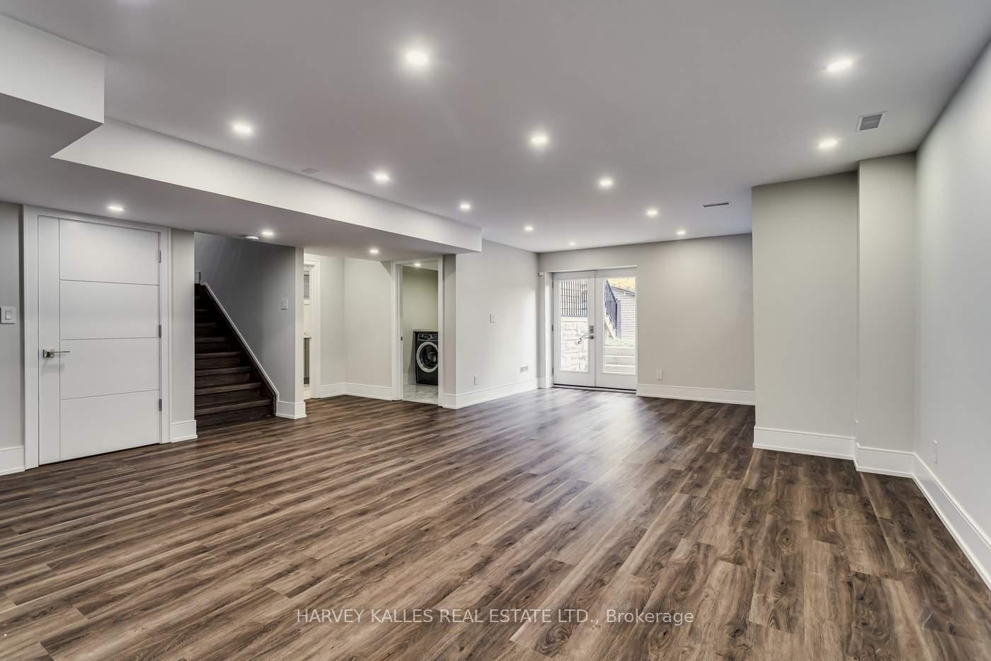Photo 23 of 31 Regina Avenue, Toronto, Englemount-Lawrence — HOMEH