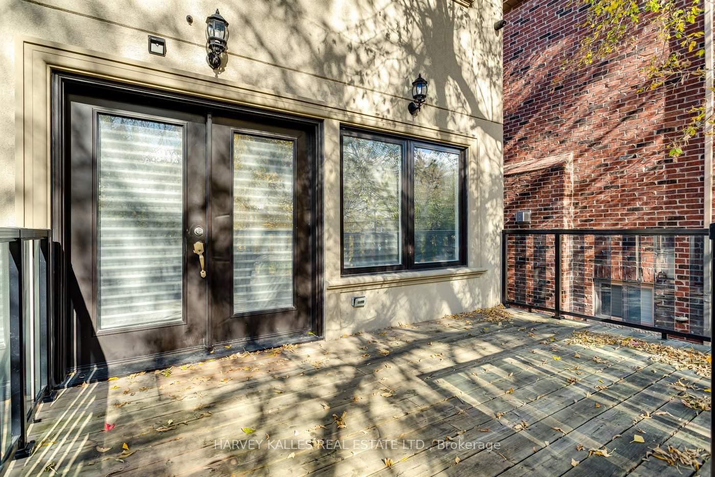 Photo 40 of 31 Regina Avenue, Toronto, Englemount-Lawrence — HOMEH