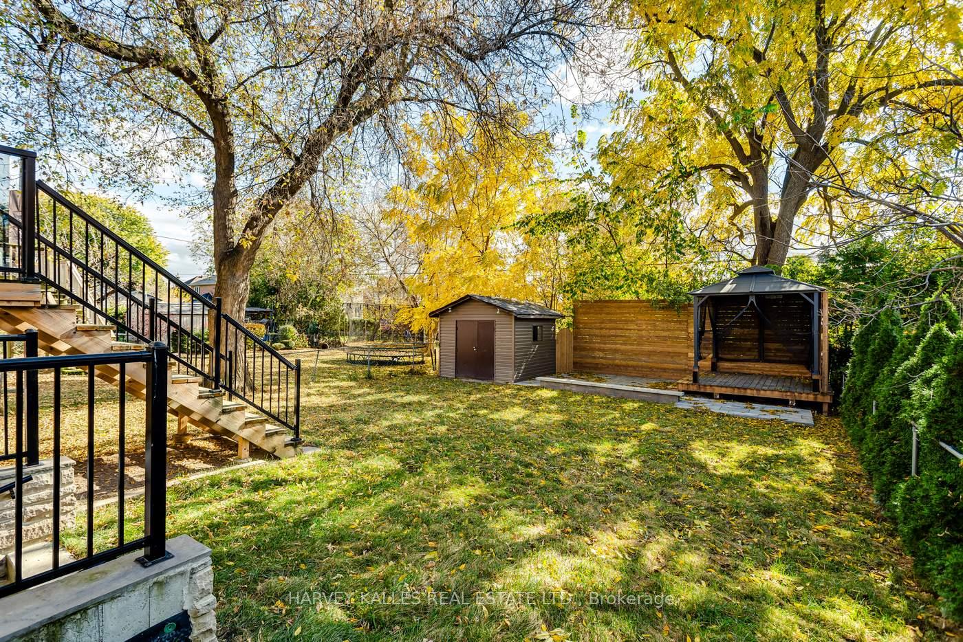 Photo 38 of 31 Regina Avenue, Toronto, Englemount-Lawrence — HOMEH