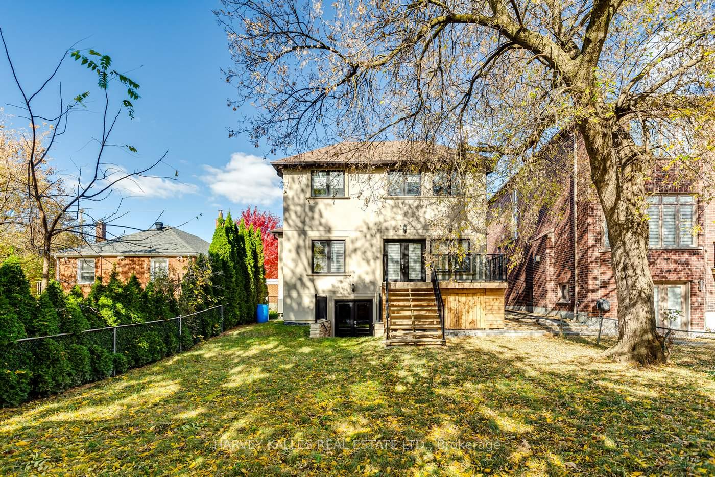 Photo 37 of 31 Regina Avenue, Toronto, Englemount-Lawrence — HOMEH