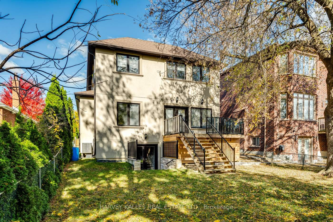 Photo 36 of 31 Regina Avenue, Toronto, Englemount-Lawrence — HOMEH