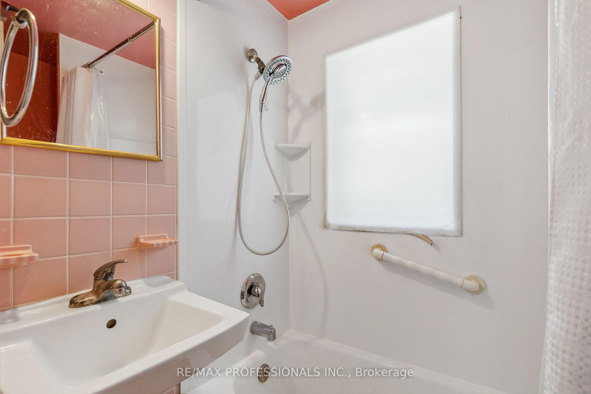Photo 4 of 7696 Ninth Line, Markham, Box Grove — HOMEH