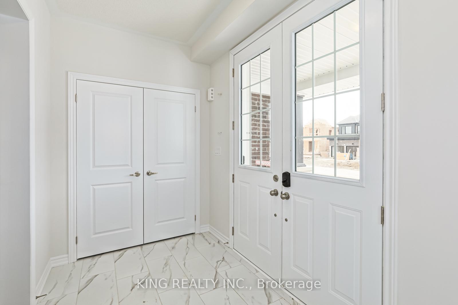Photo 9 of 22 Rosanne Circle, Wasaga Beach — HOMEH