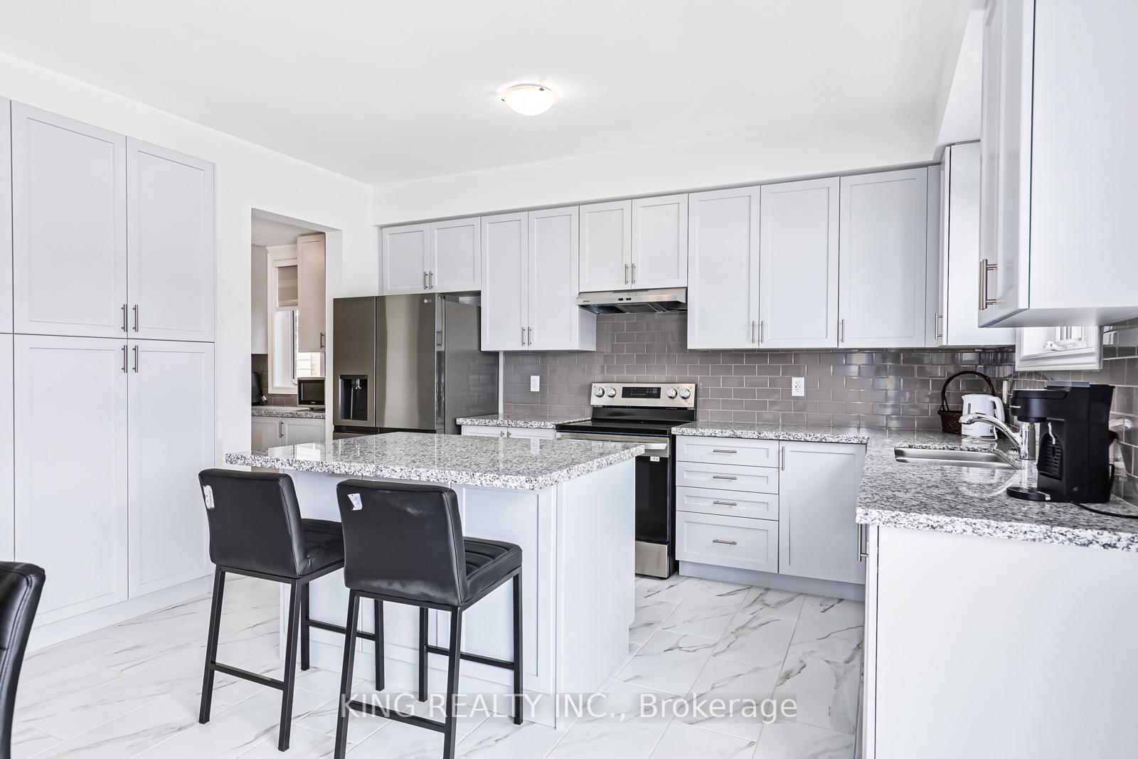 Photo 15 of 22 Rosanne Circle, Wasaga Beach — HOMEH