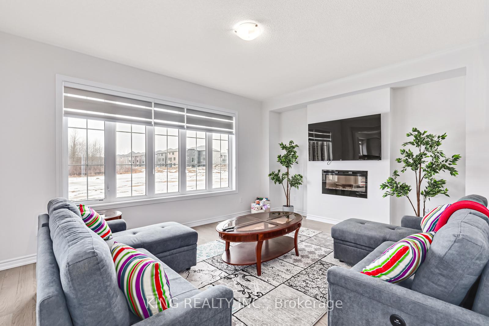 Photo 12 of 22 Rosanne Circle, Wasaga Beach — HOMEH
