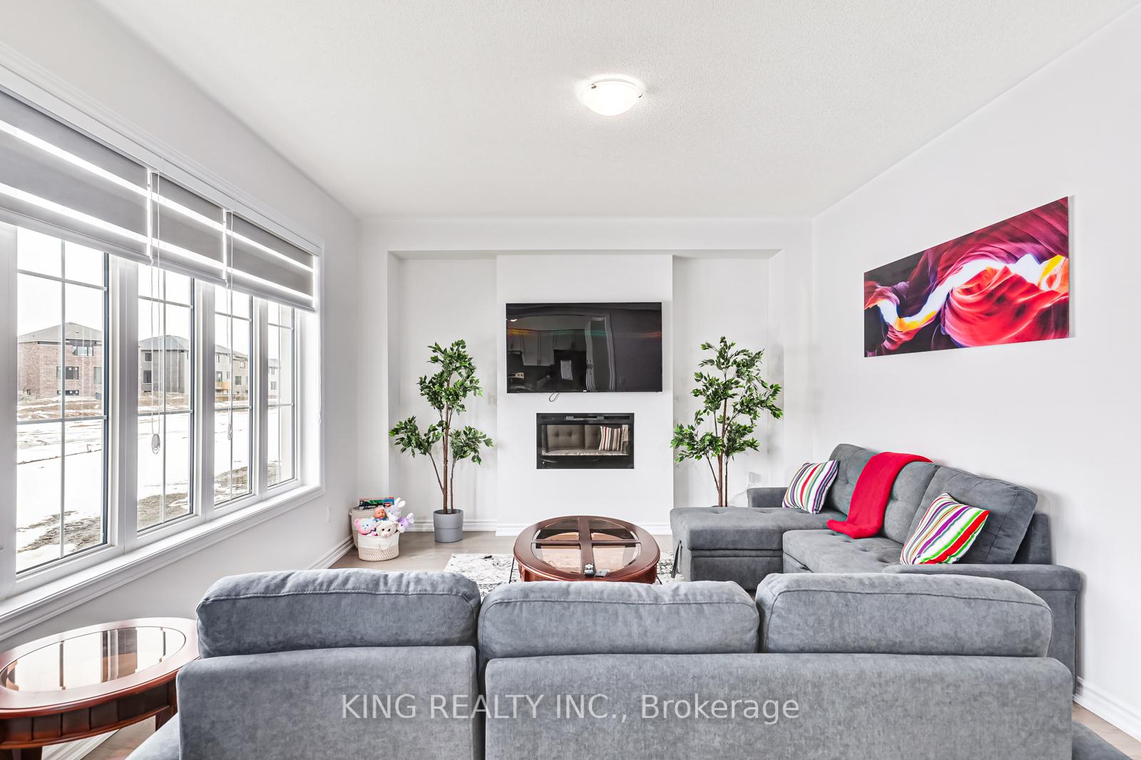 Photo 14 of 22 Rosanne Circle, Wasaga Beach — HOMEH