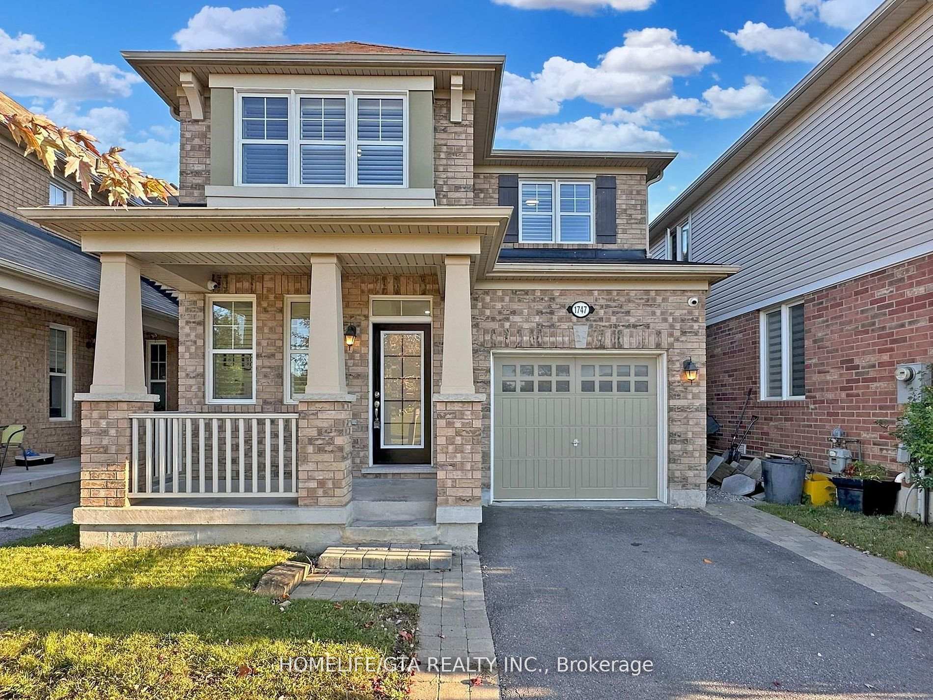 Photo 3 of 1747 Liatris Drive E, Pickering, Duffin Heights — HOMEH