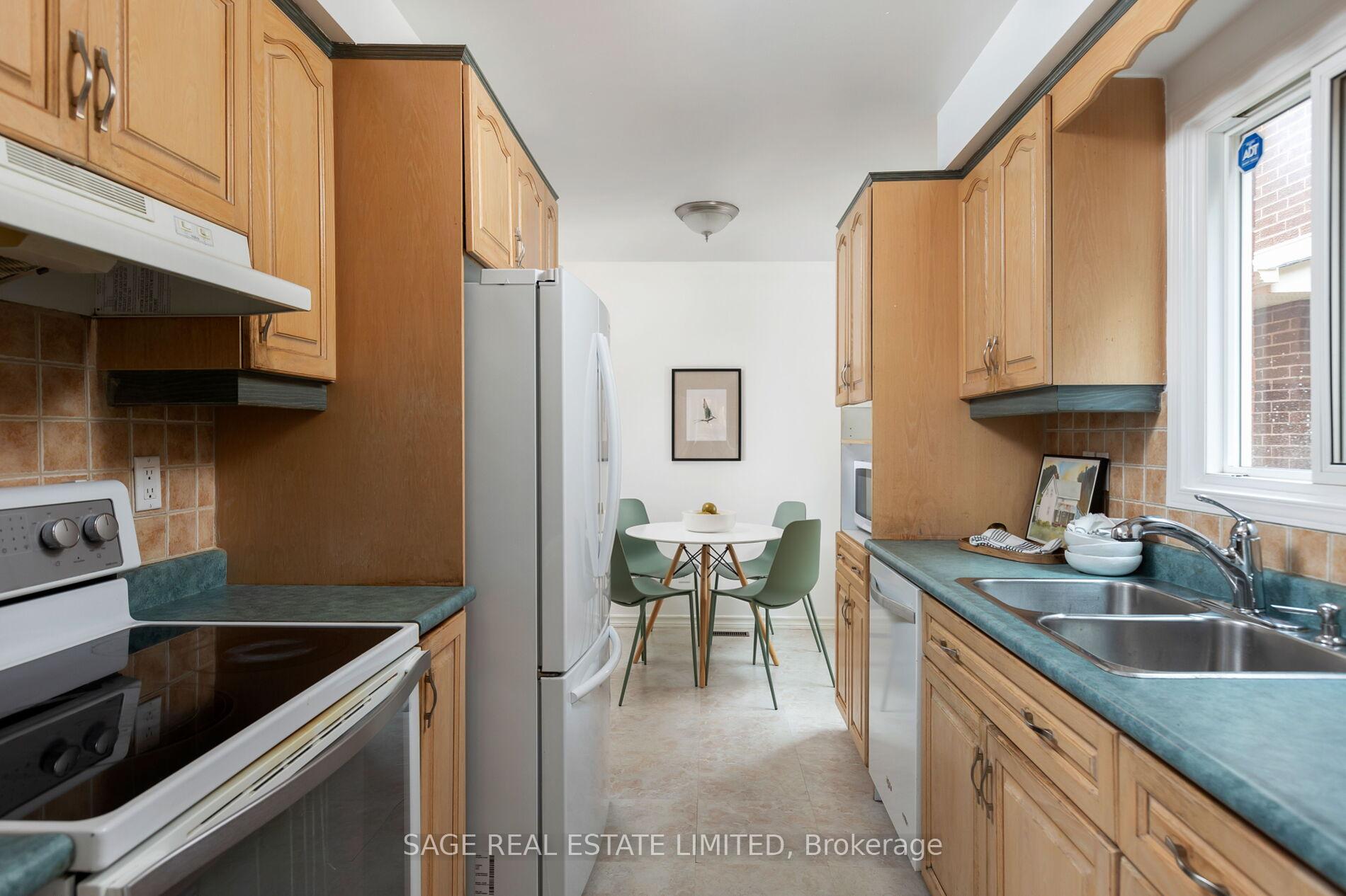 Photo 7 of 9 Cashel Street, Brampton, Heart Lake West — HOMEH